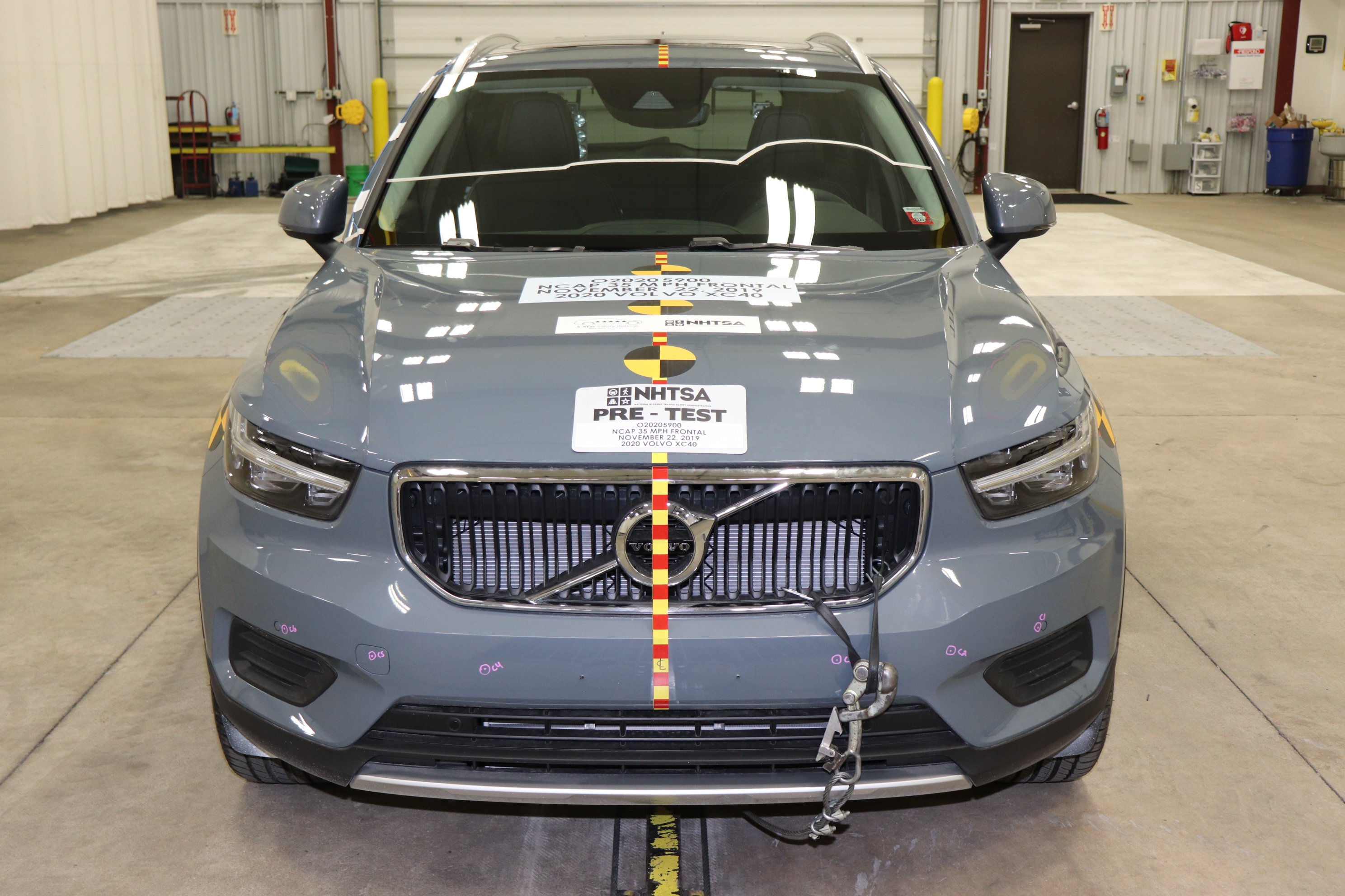 2020 VOLVO XC40 T4 crash image 8