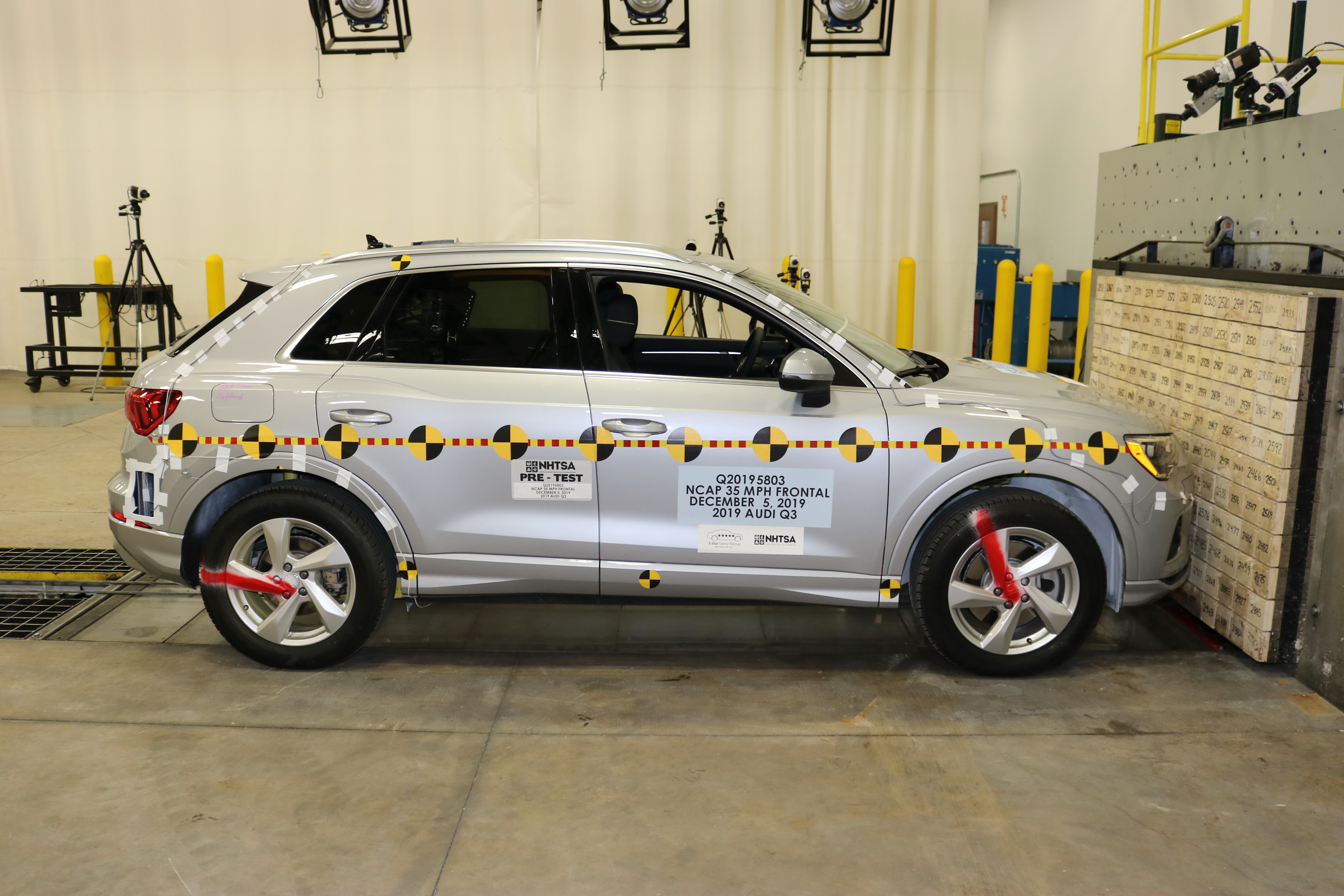 2019 AUDI Q3 crash image 12