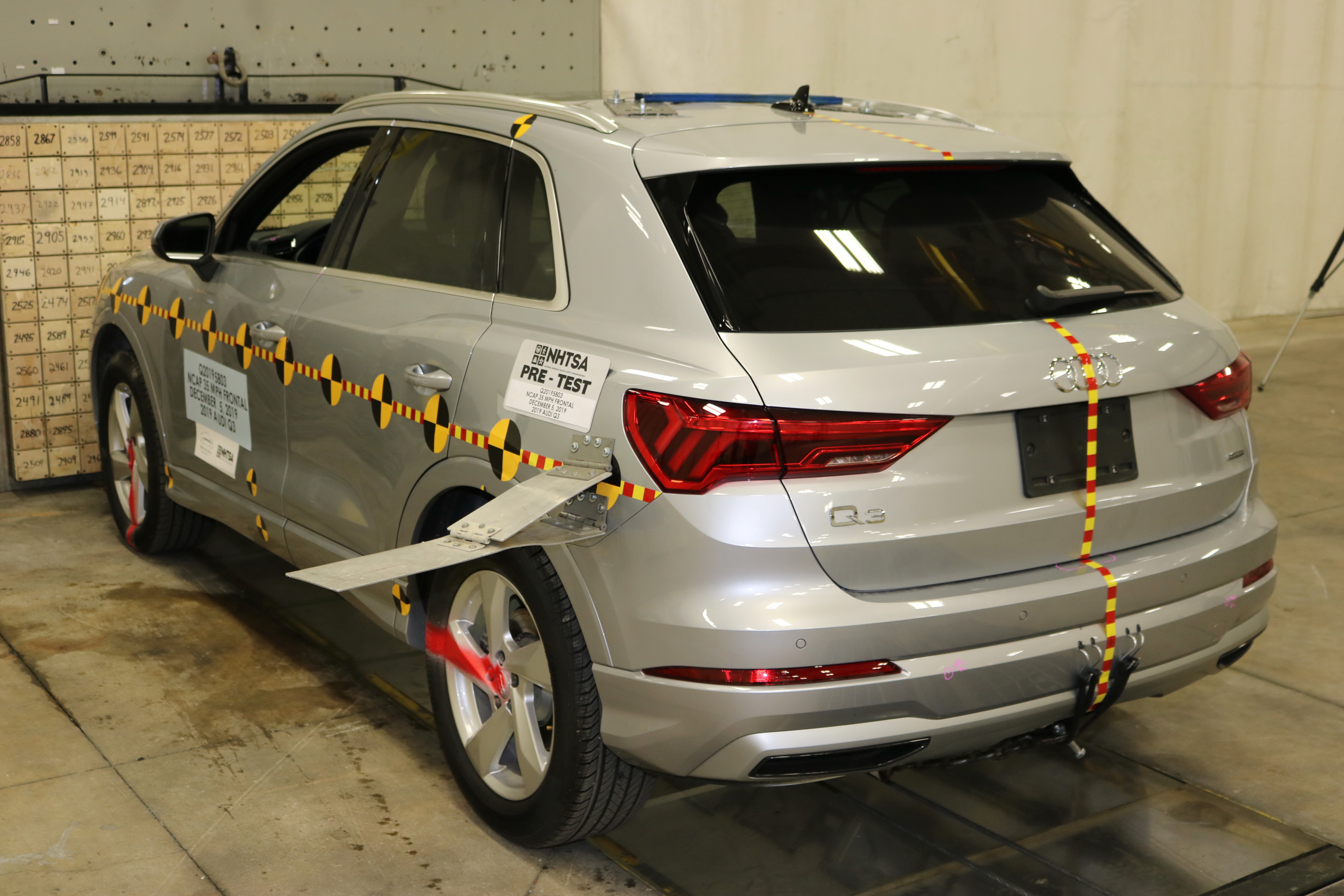 2019 AUDI Q3 crash image 16
