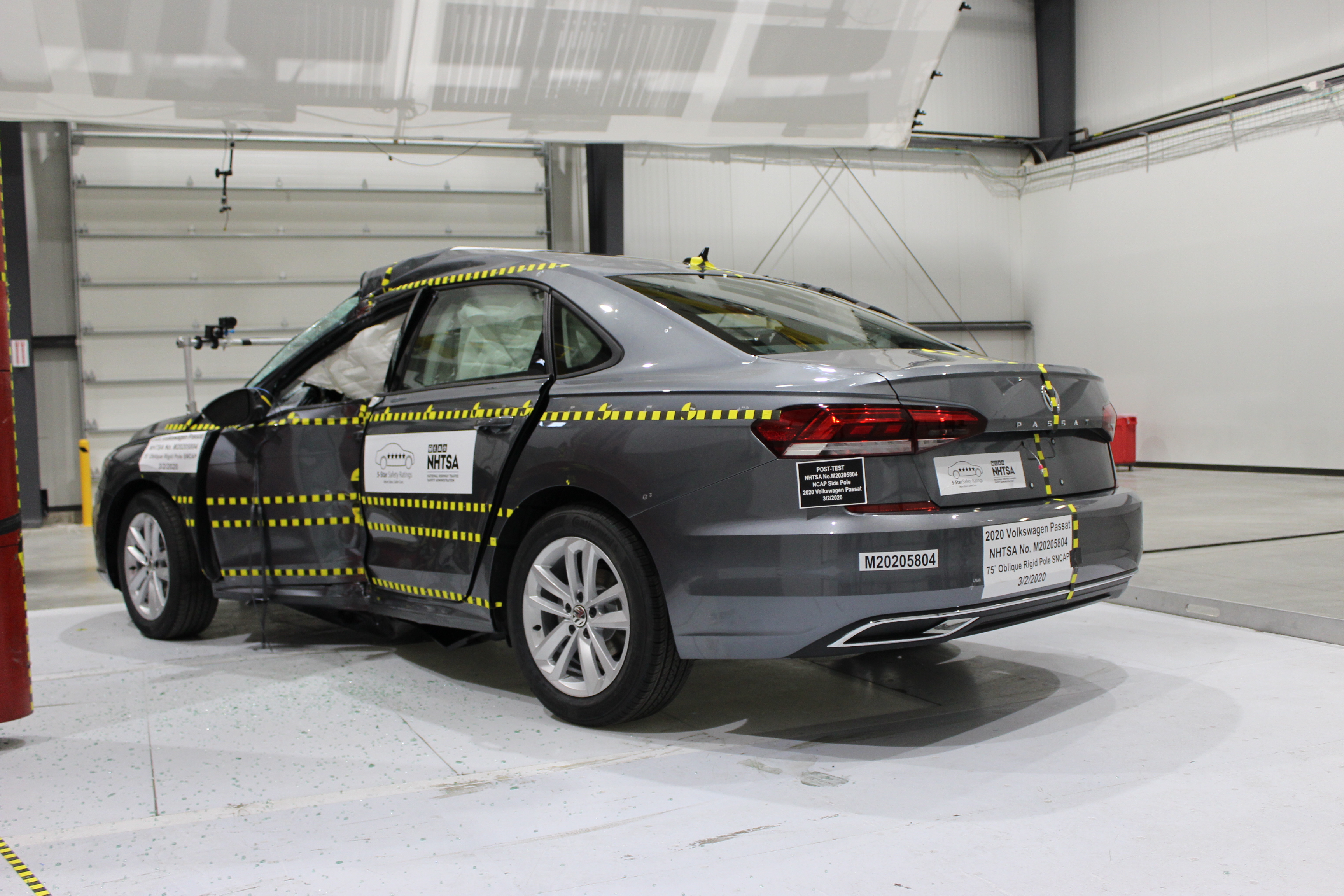 2020 VOLKSWAGEN PASSAT crash image 10