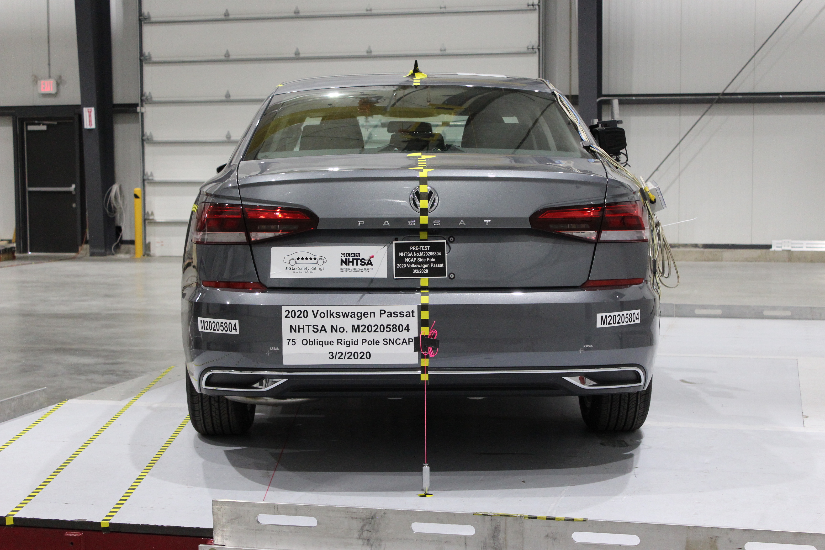 2020 VOLKSWAGEN PASSAT crash image 11