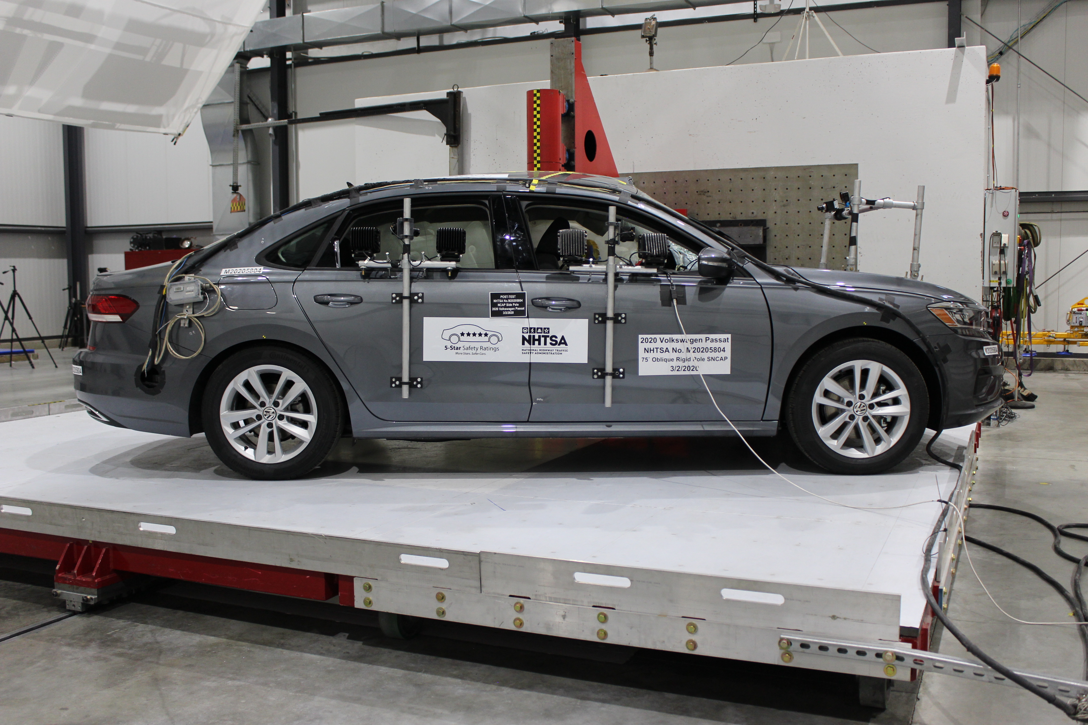 2020 VOLKSWAGEN PASSAT crash image 14