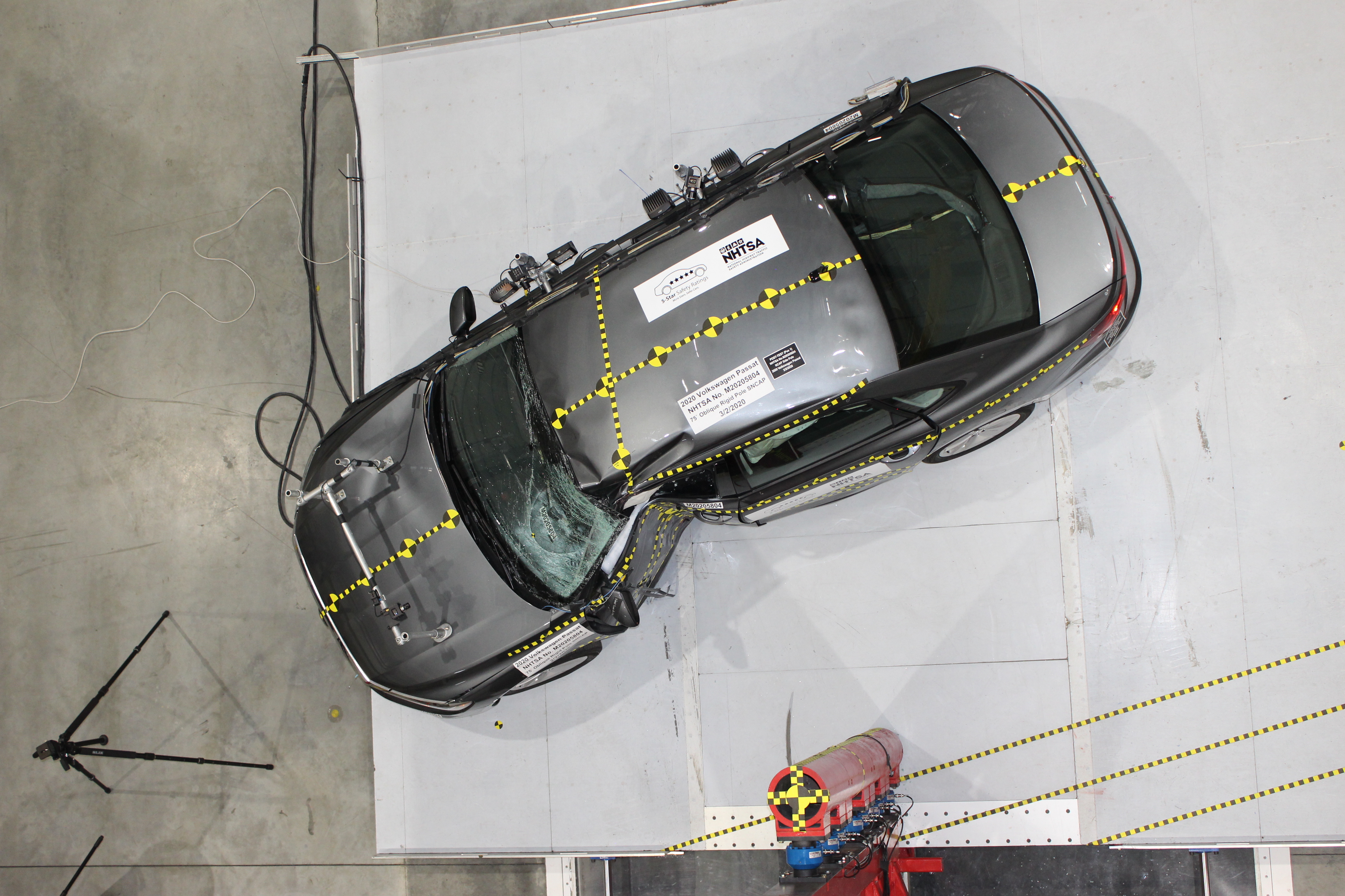 2020 VOLKSWAGEN PASSAT crash image 16