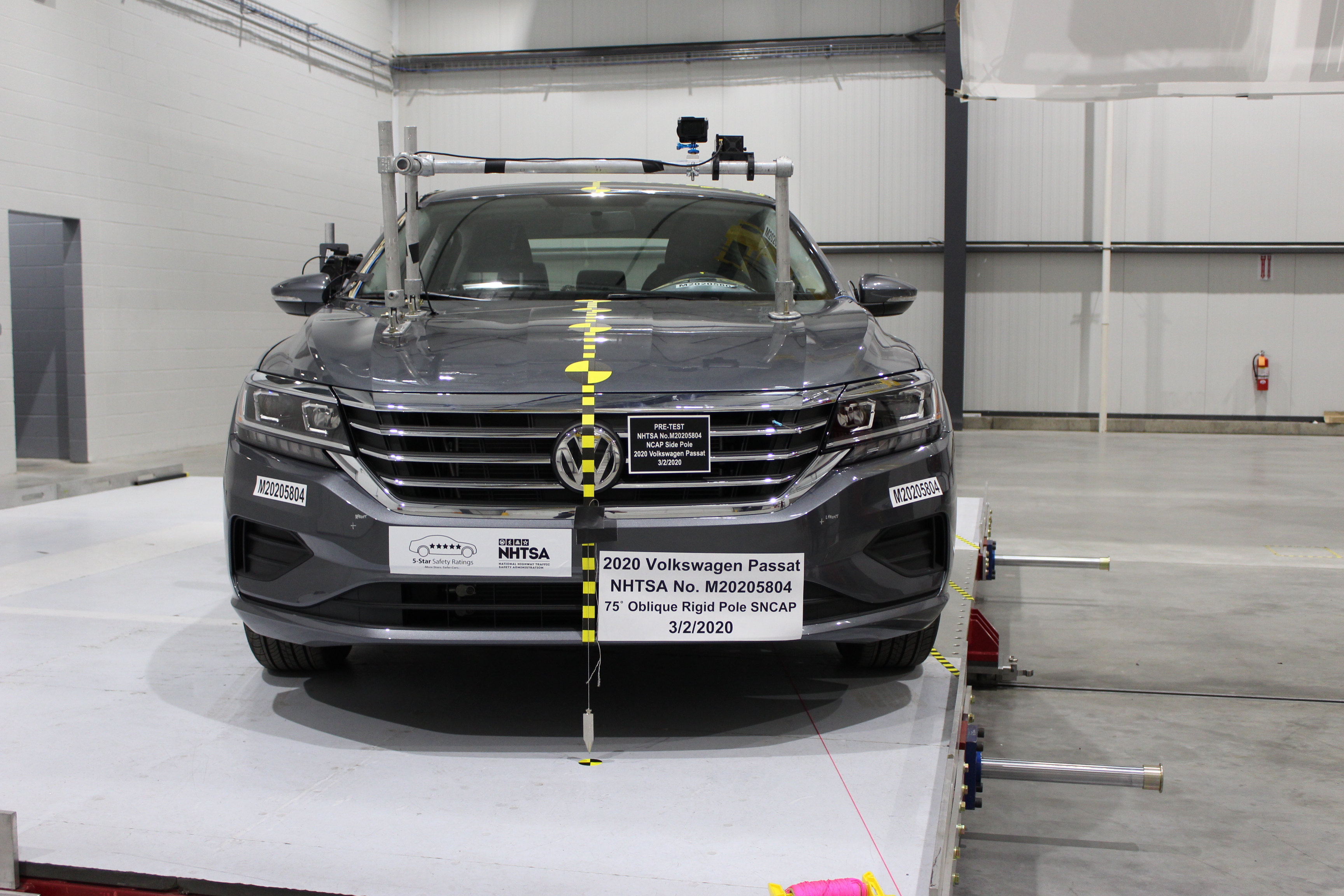 2020 VOLKSWAGEN PASSAT crash image 3