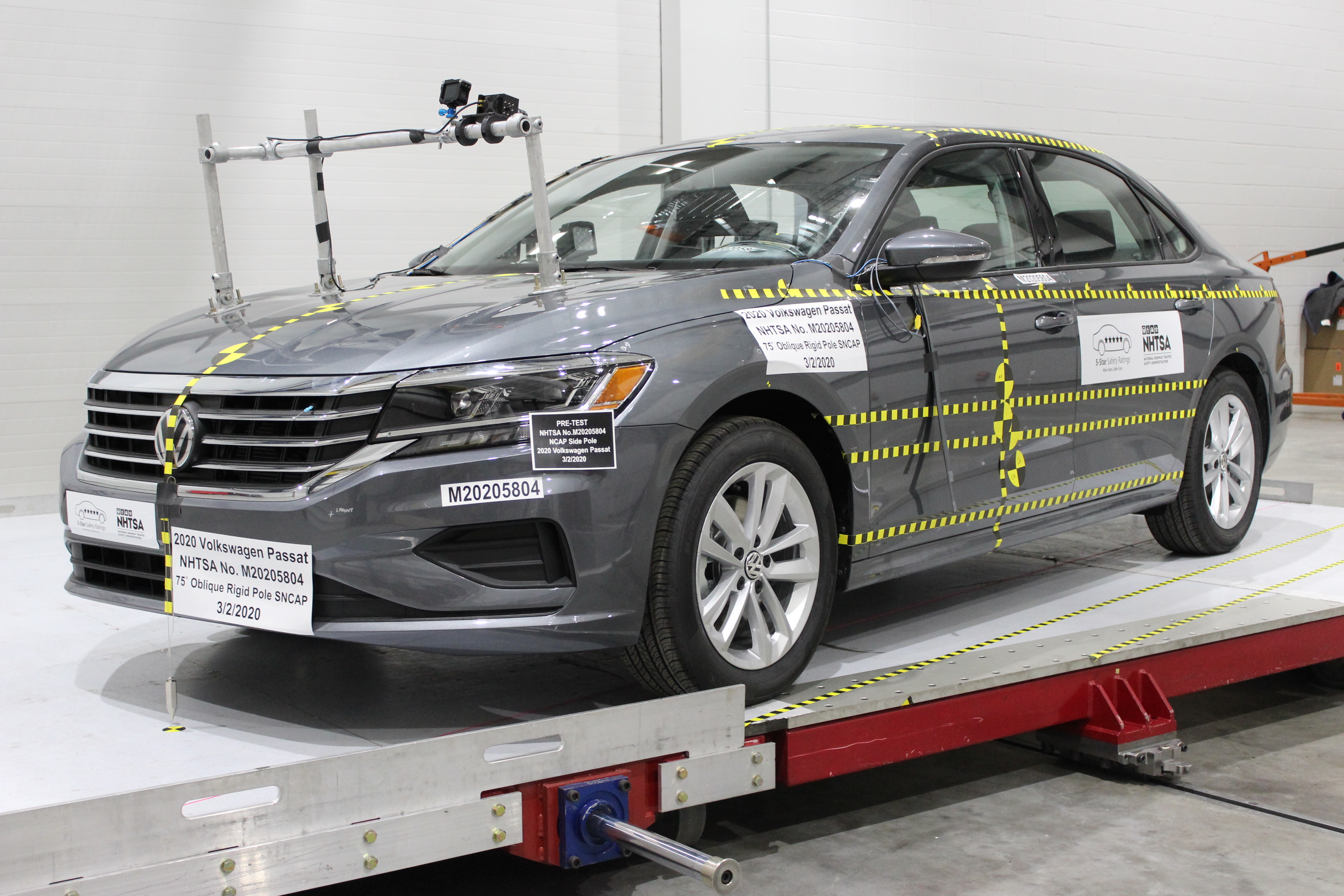 2020 VOLKSWAGEN PASSAT crash image 5