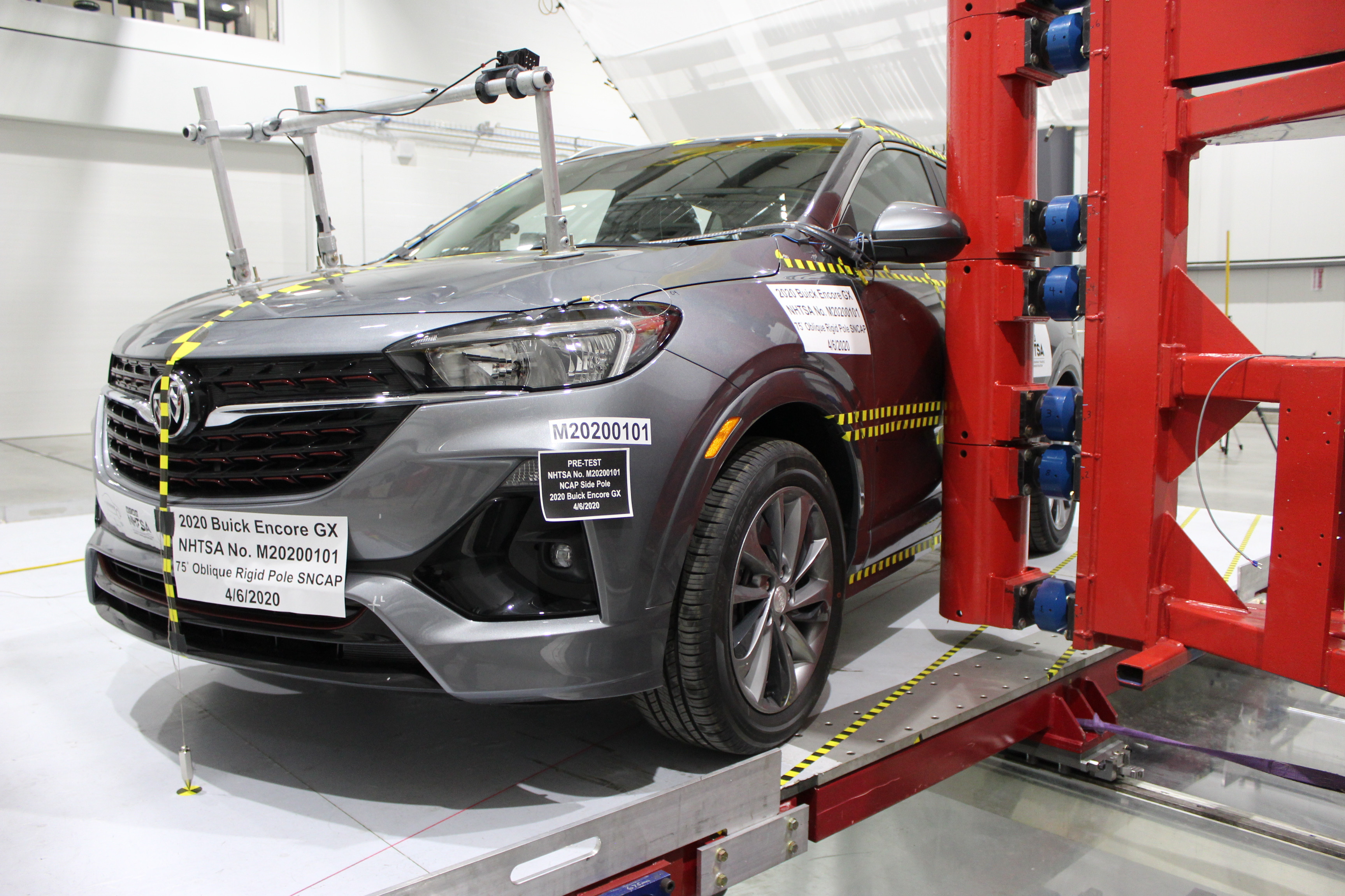 2020 BUICK ENCORE GX crash image 17