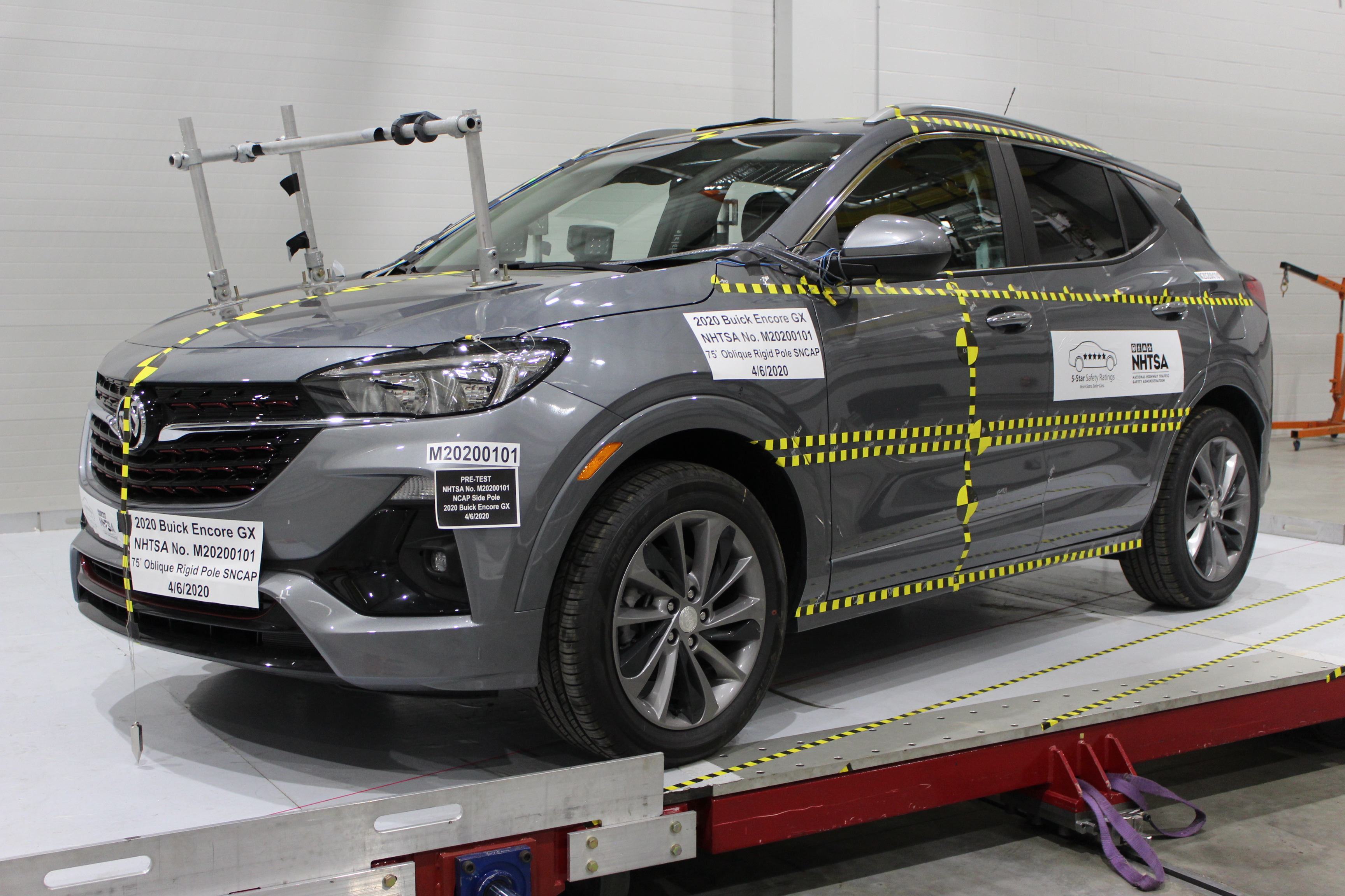 2020 BUICK ENCORE GX crash image 5