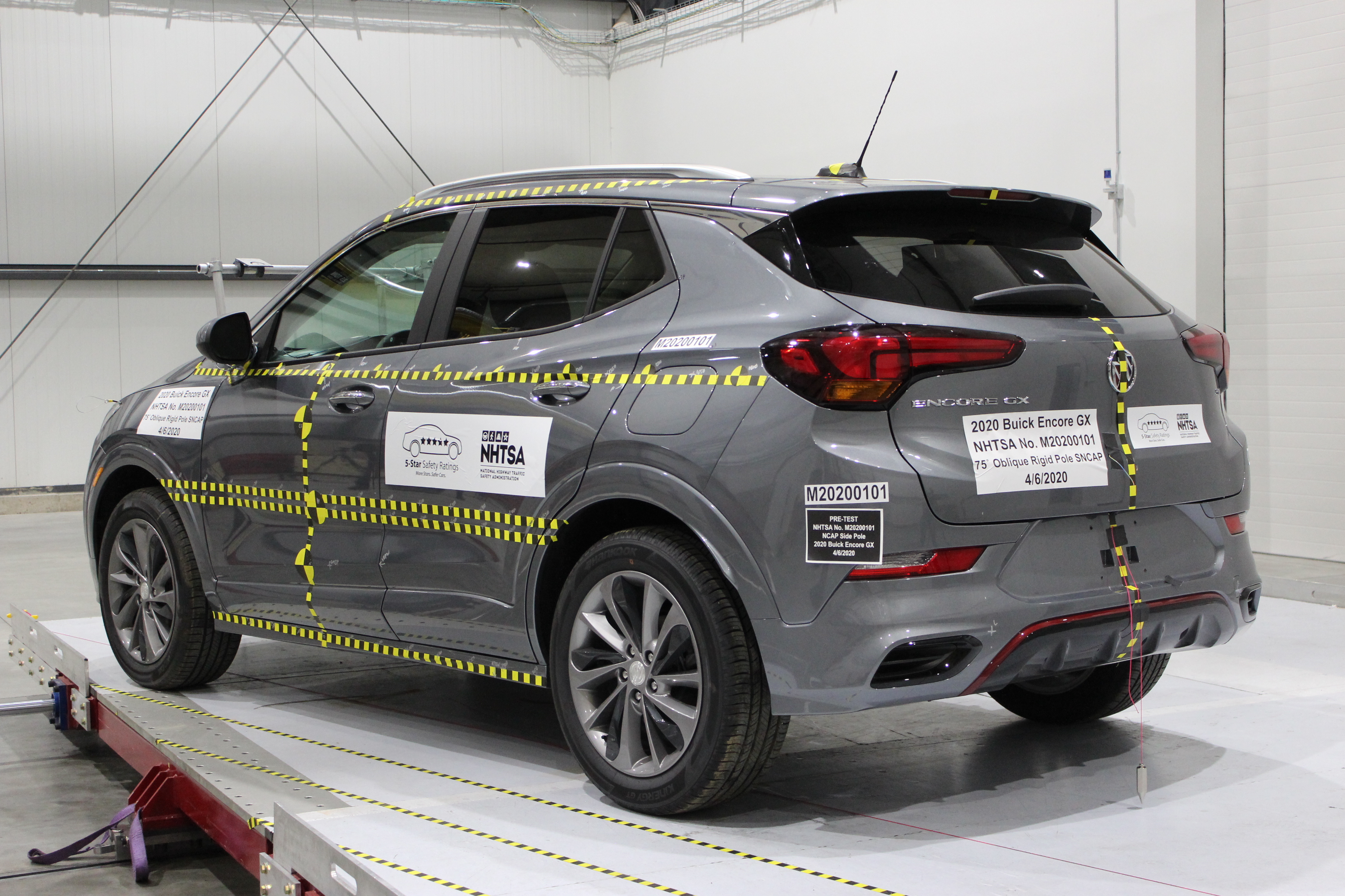 2020 BUICK ENCORE GX crash image 9