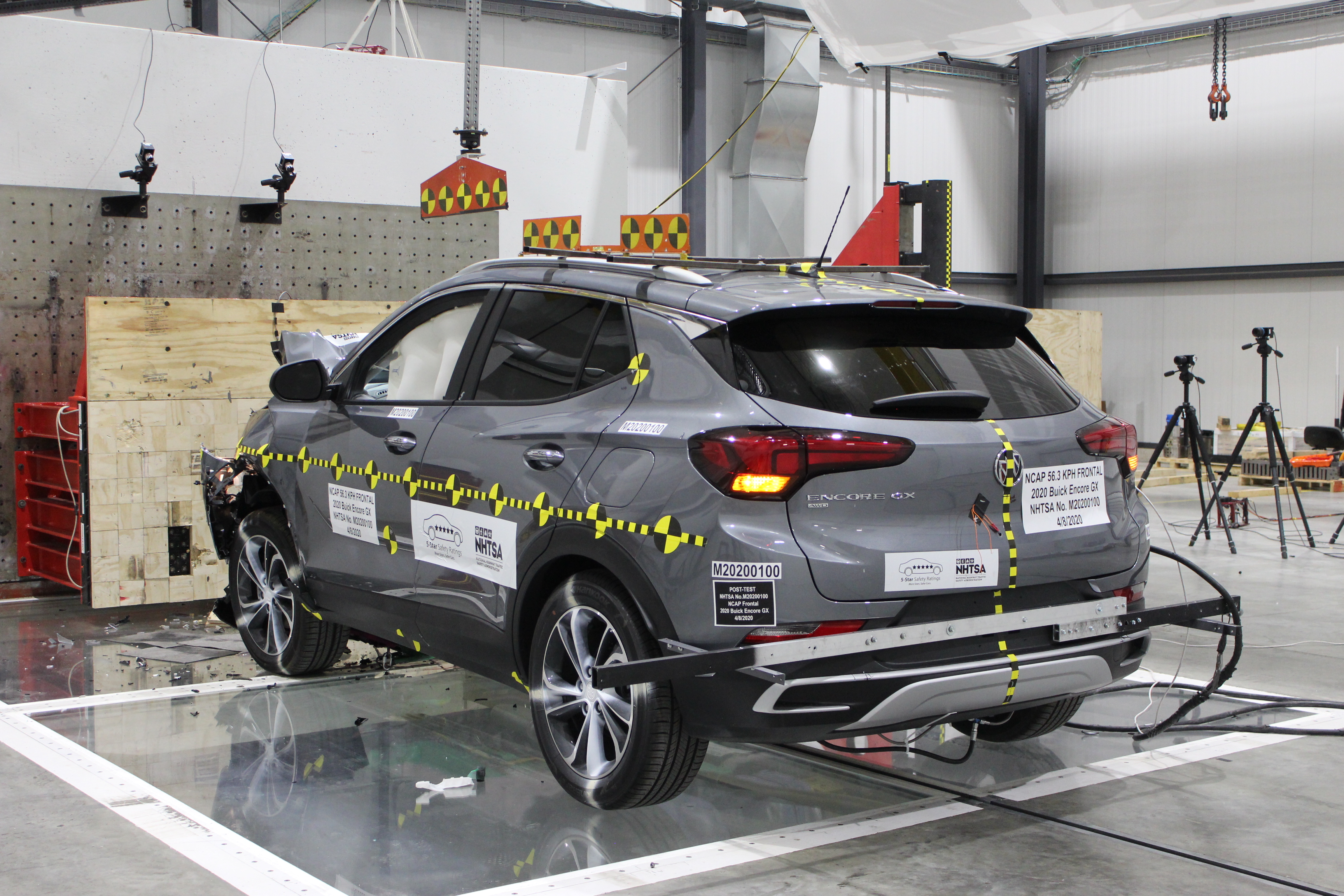 2020 BUICK ENCORE GX crash image 17