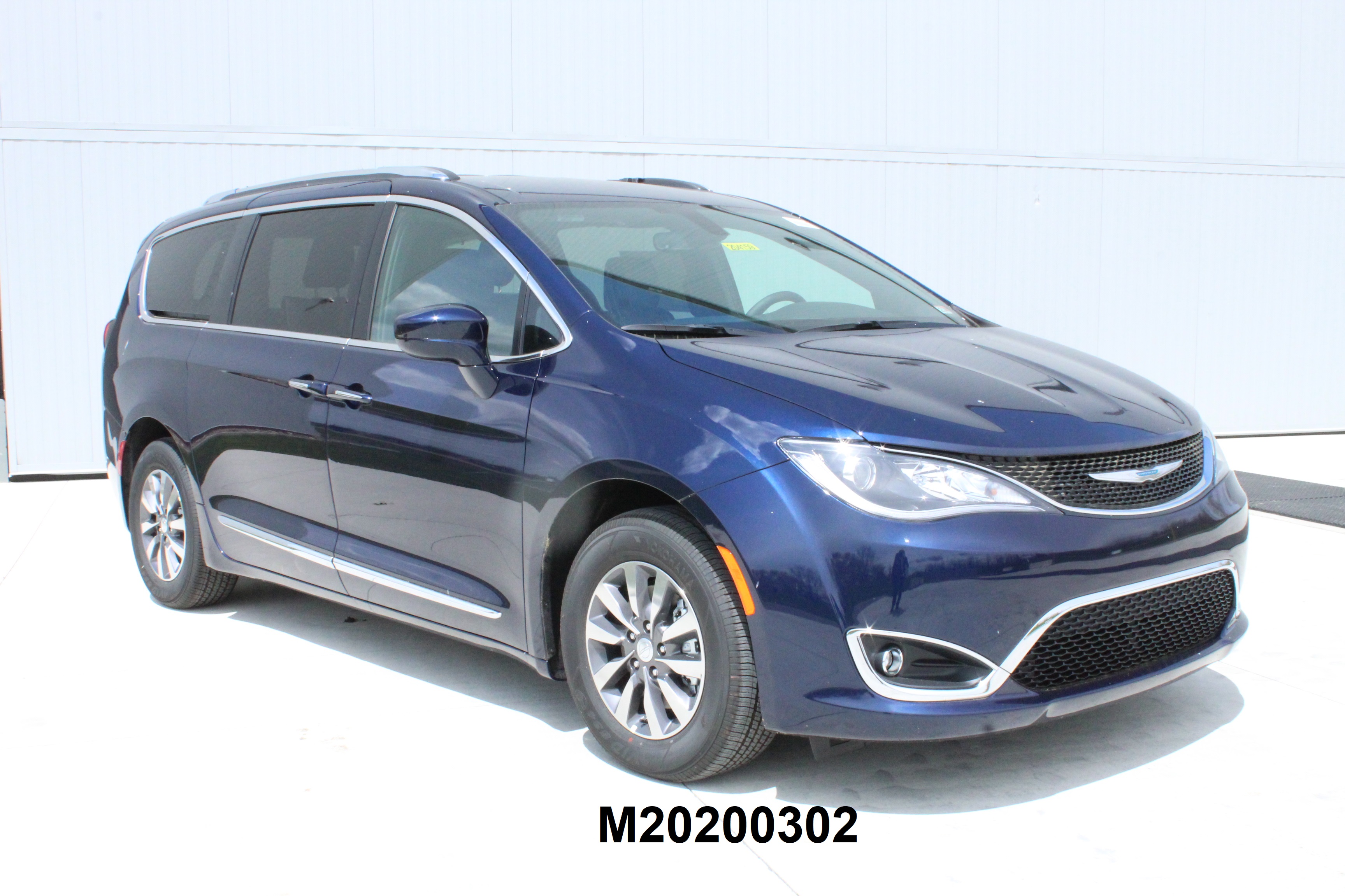 2020 CHRYSLER PACIFICA HYBRID crash image