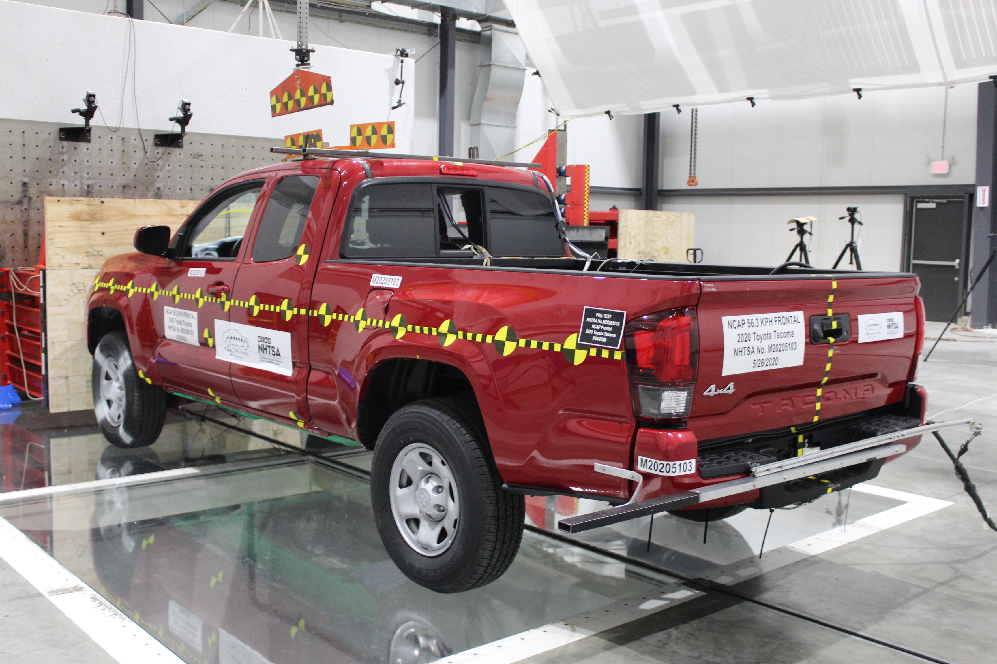 2020 TOYOTA TACOMA crash image 16