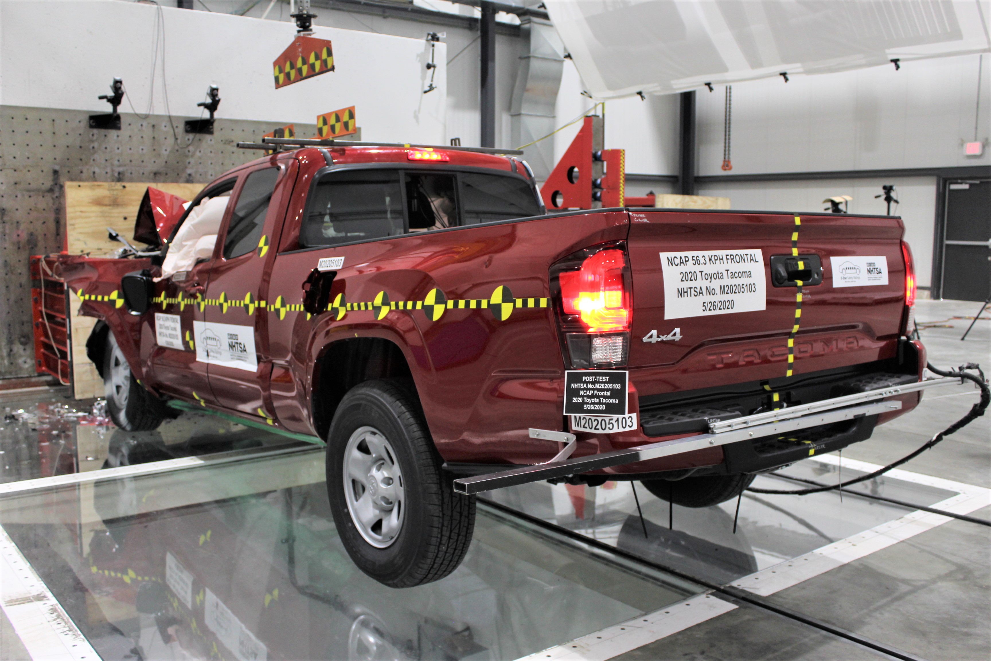 2020 TOYOTA TACOMA crash image 17