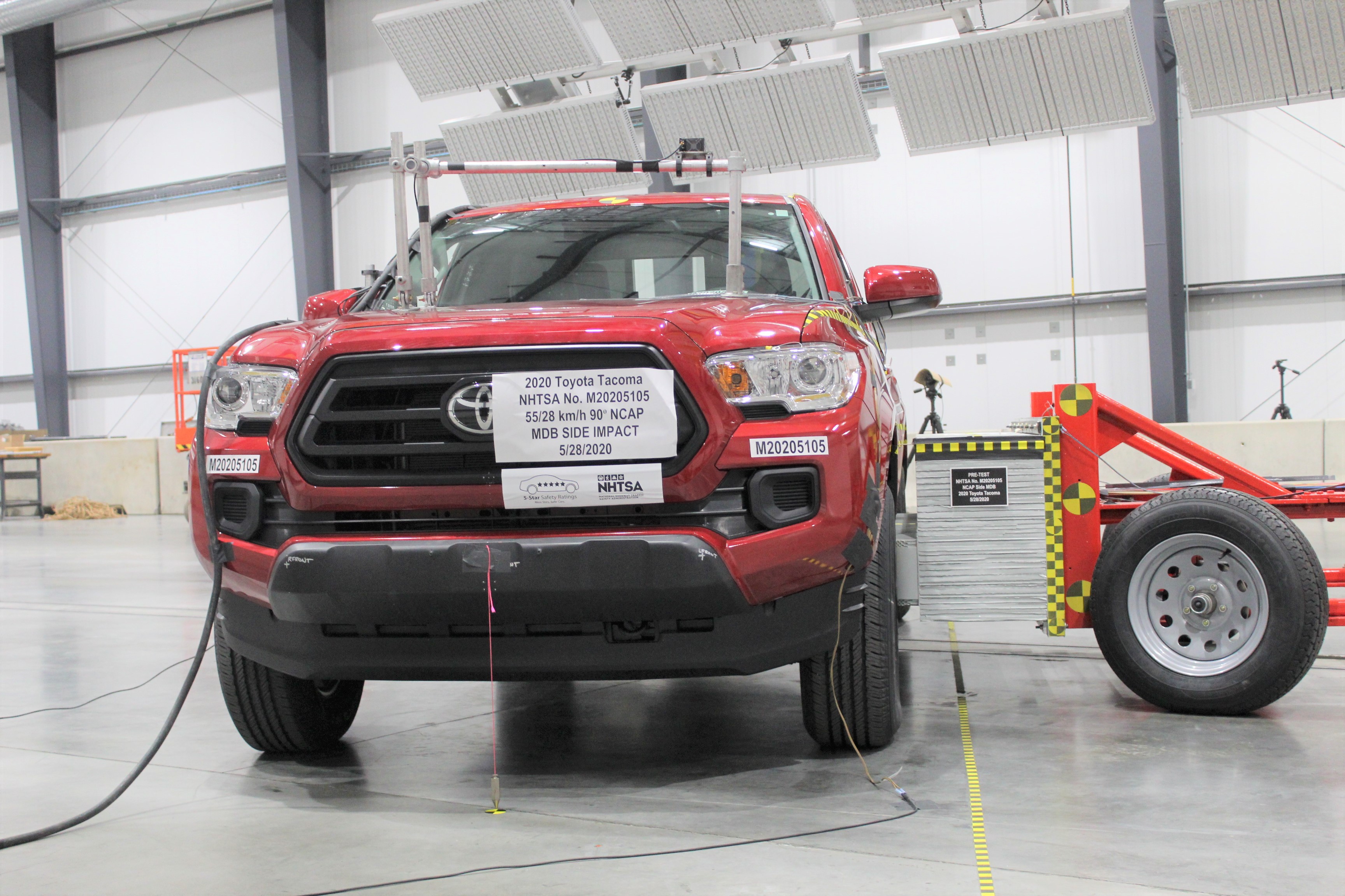 0 NHTSA DEFORMABLE IMPACTOR crash image 17