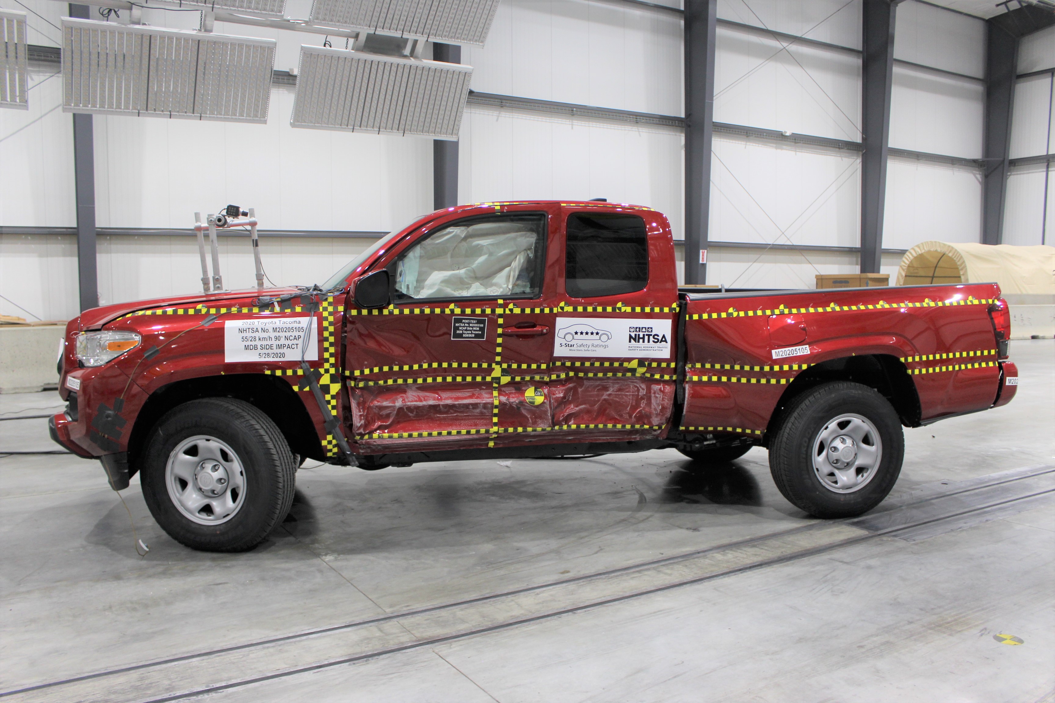0 NHTSA DEFORMABLE IMPACTOR crash image 8