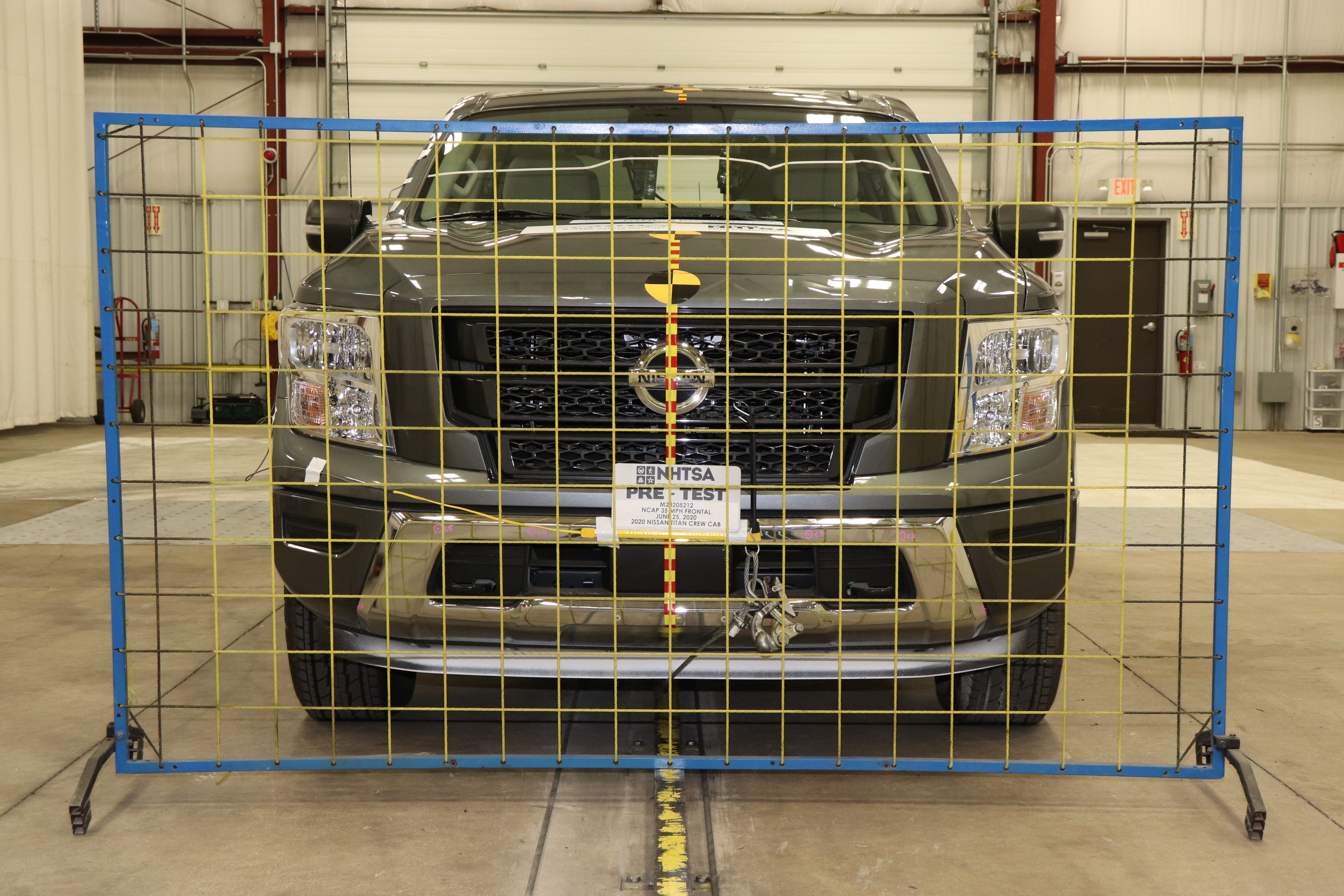 2020 NISSAN TITAN crash-test photo