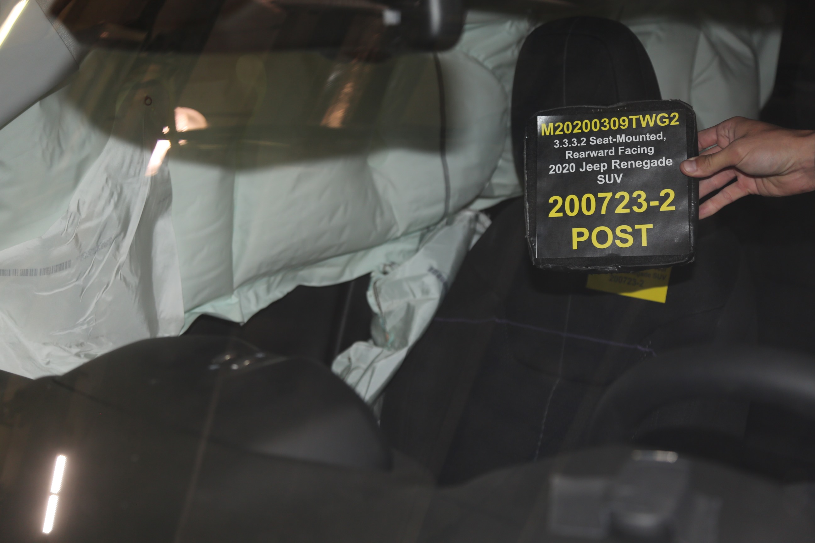 2020 JEEP RENEGADE crash image 16