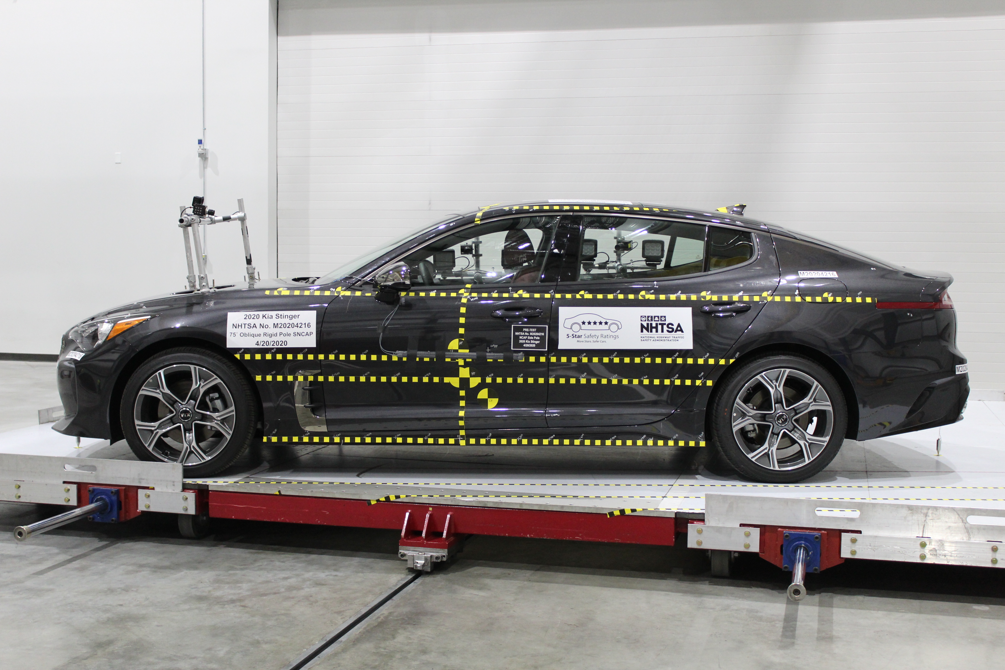 2020 KIA STINGER crash image 3