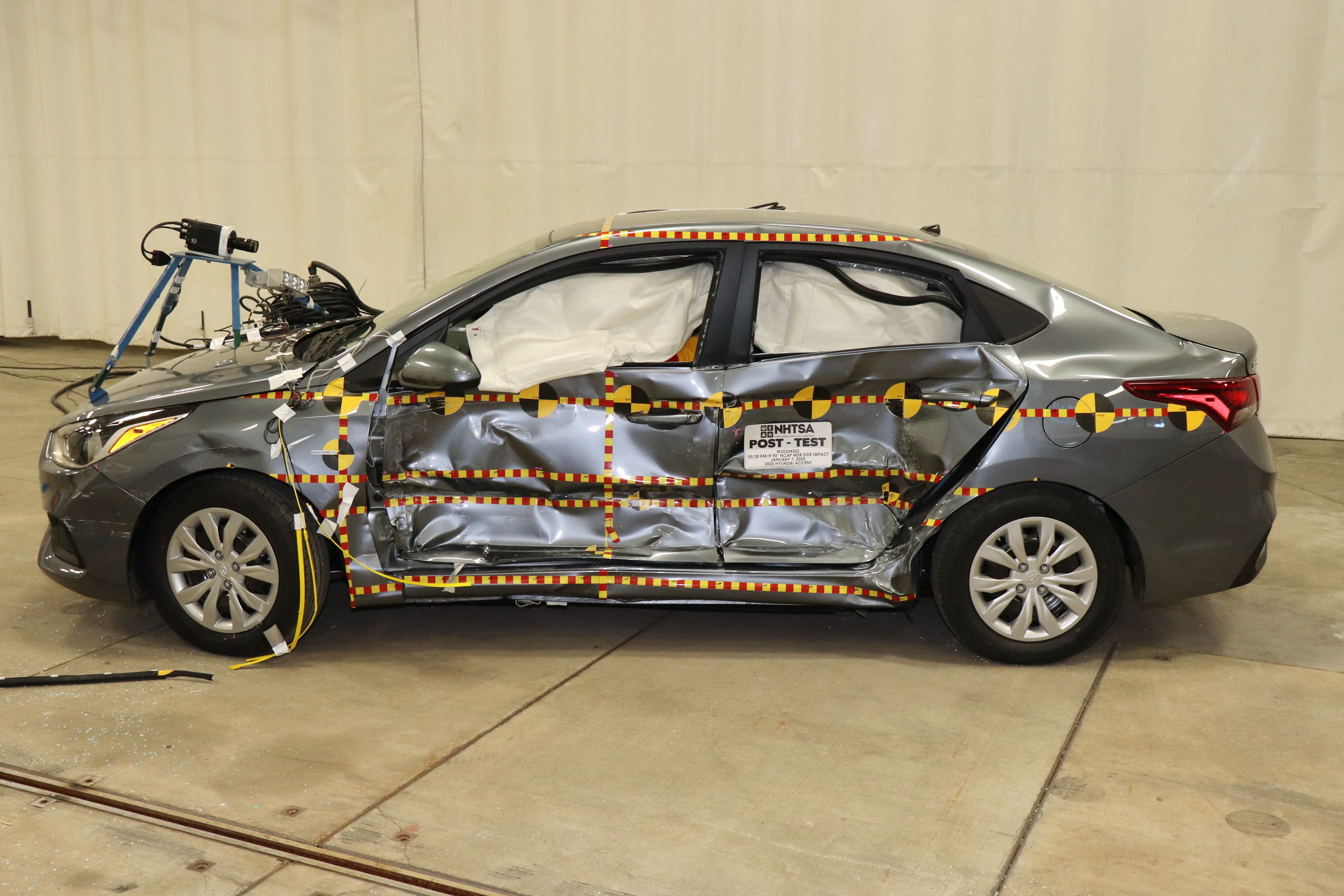 2020 HYUNDAI ACCENT crash image 4