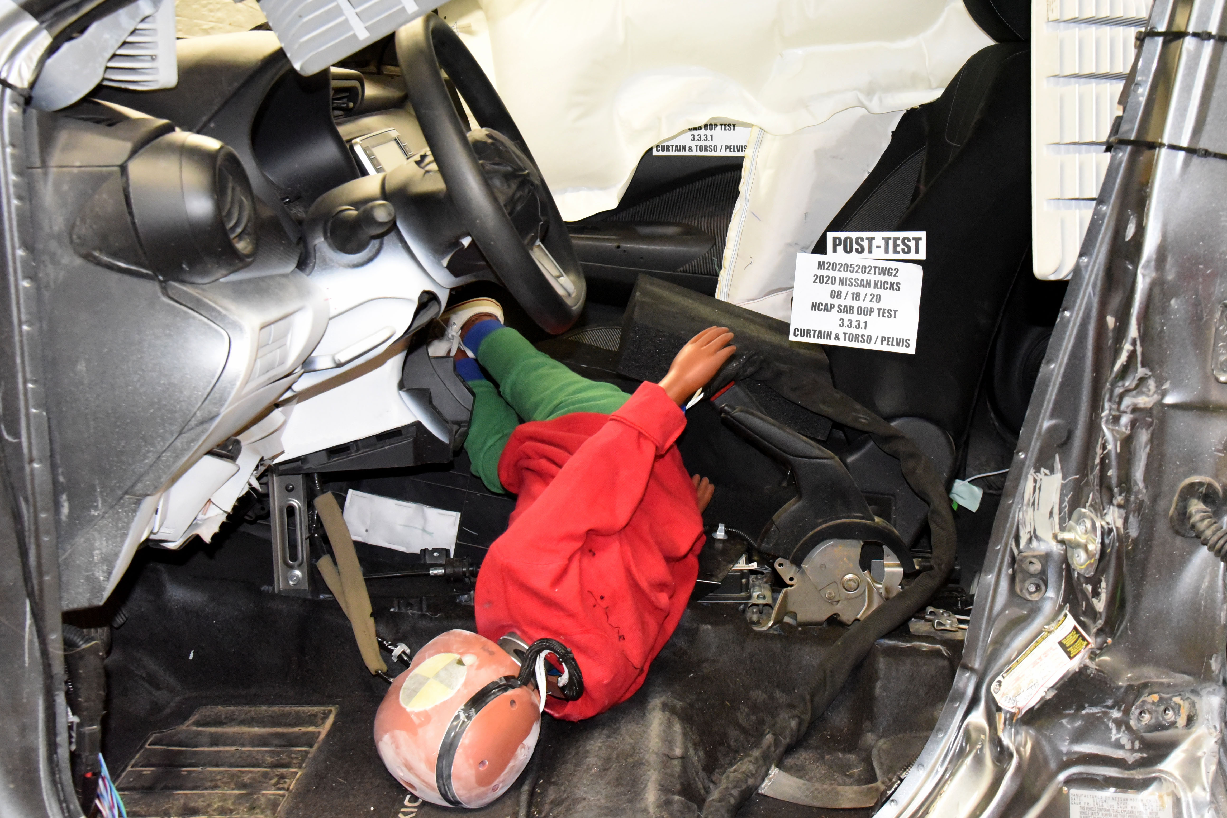 2020 NISSAN KICKS crash image 10