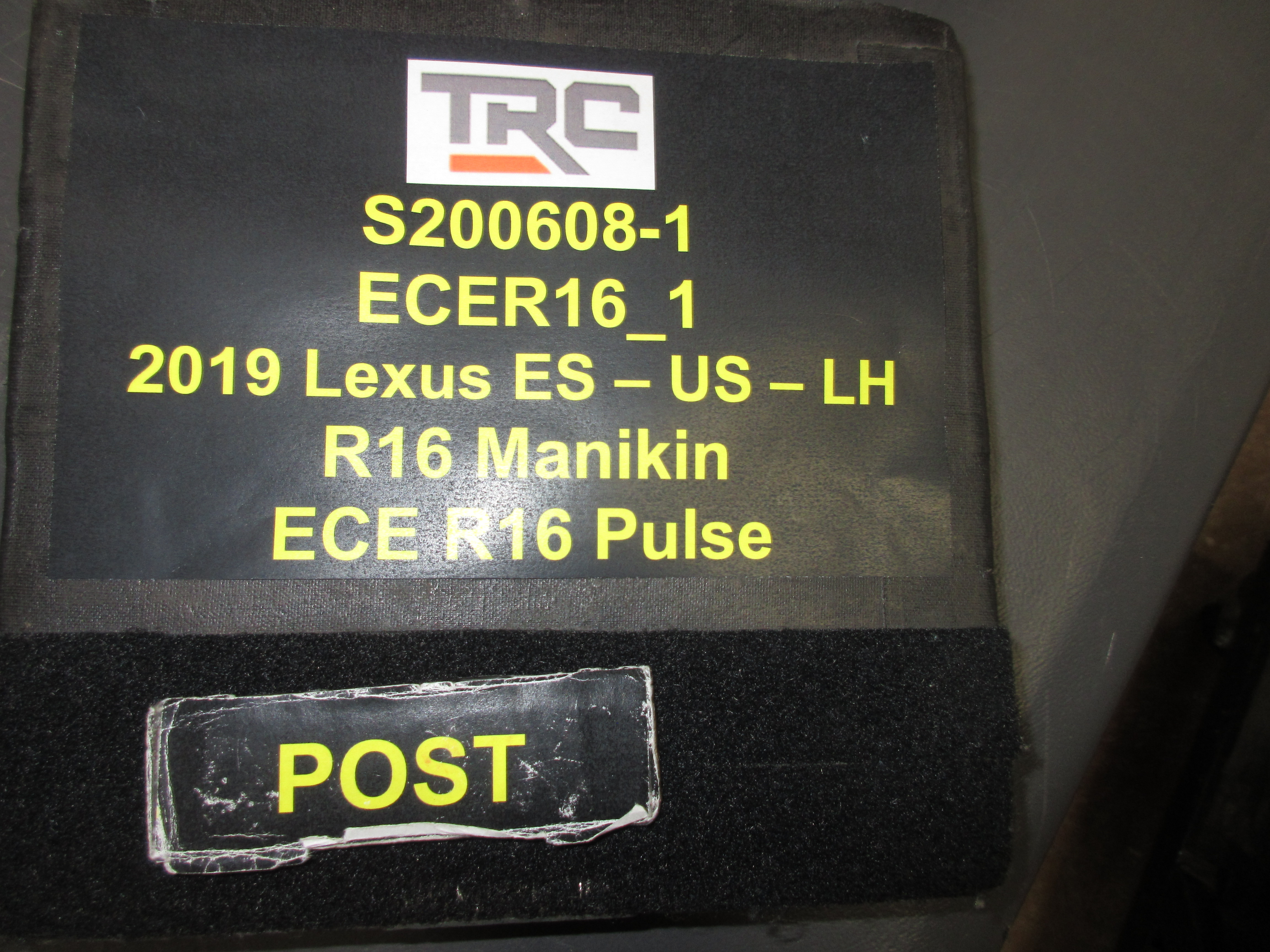 2019 LEXUS ES 350 crash-test photo