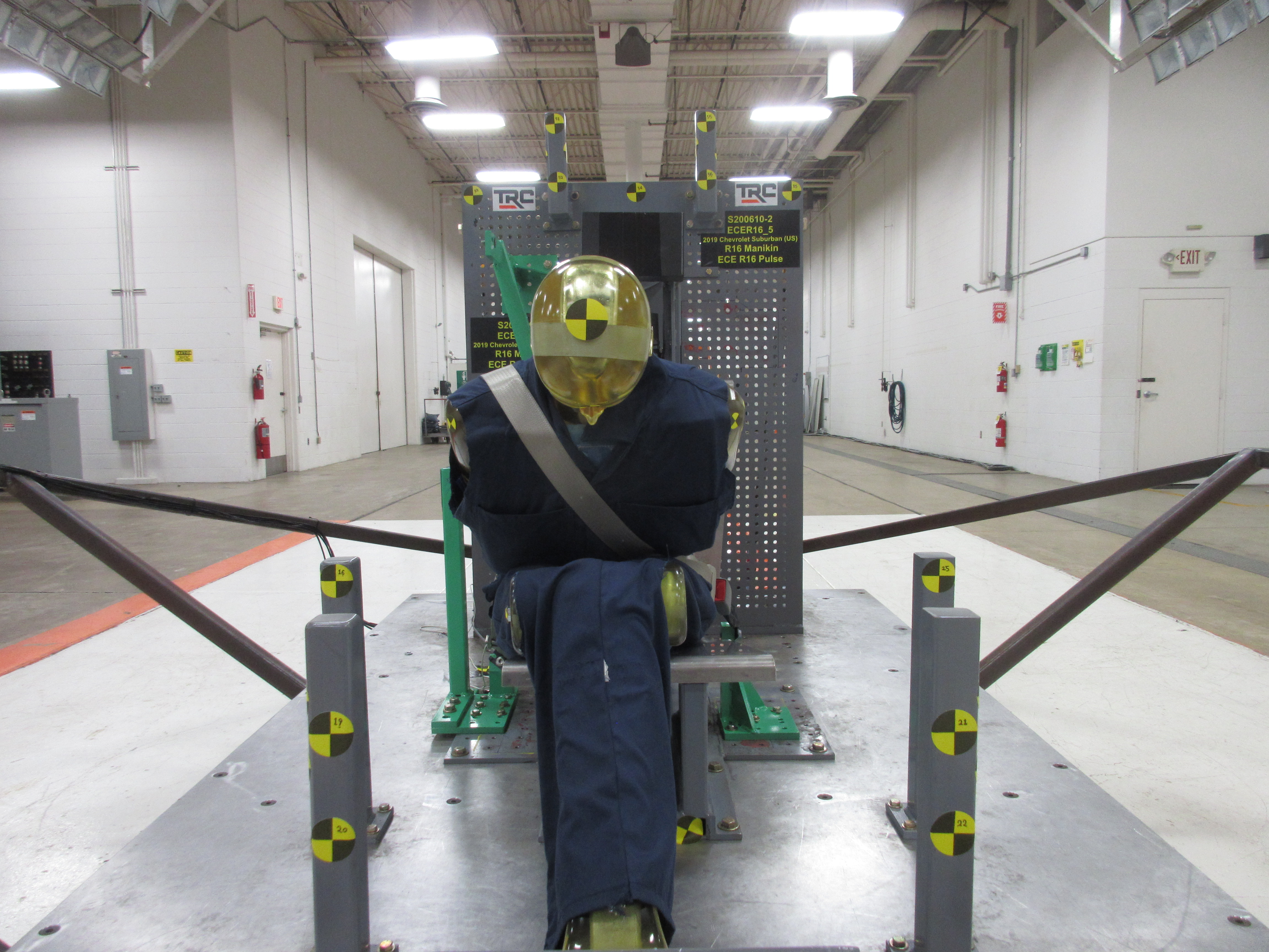 2019 CHEVROLET SUBURBAN crash image