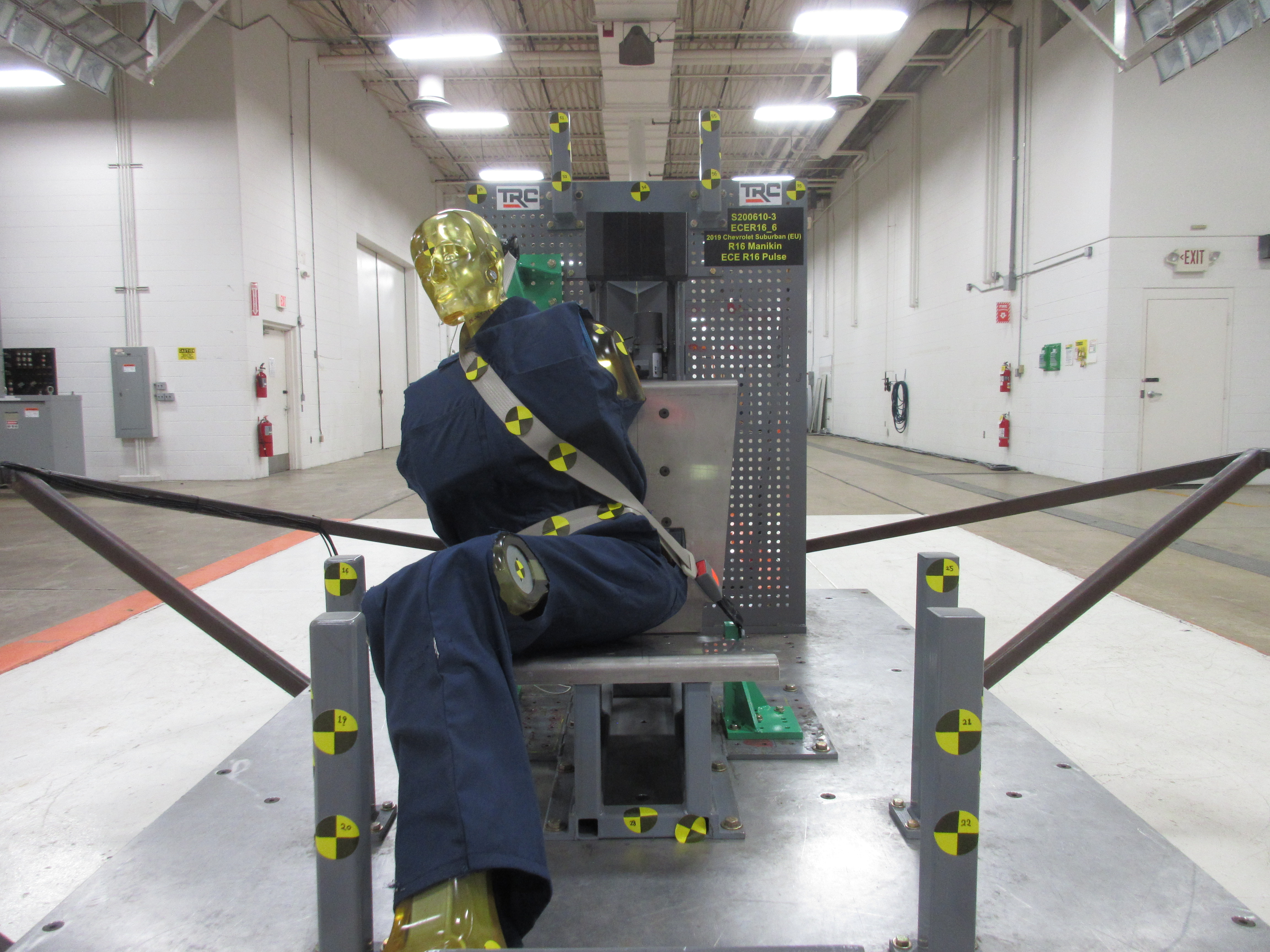 2019 CHEVROLET SUBURBAN crash image