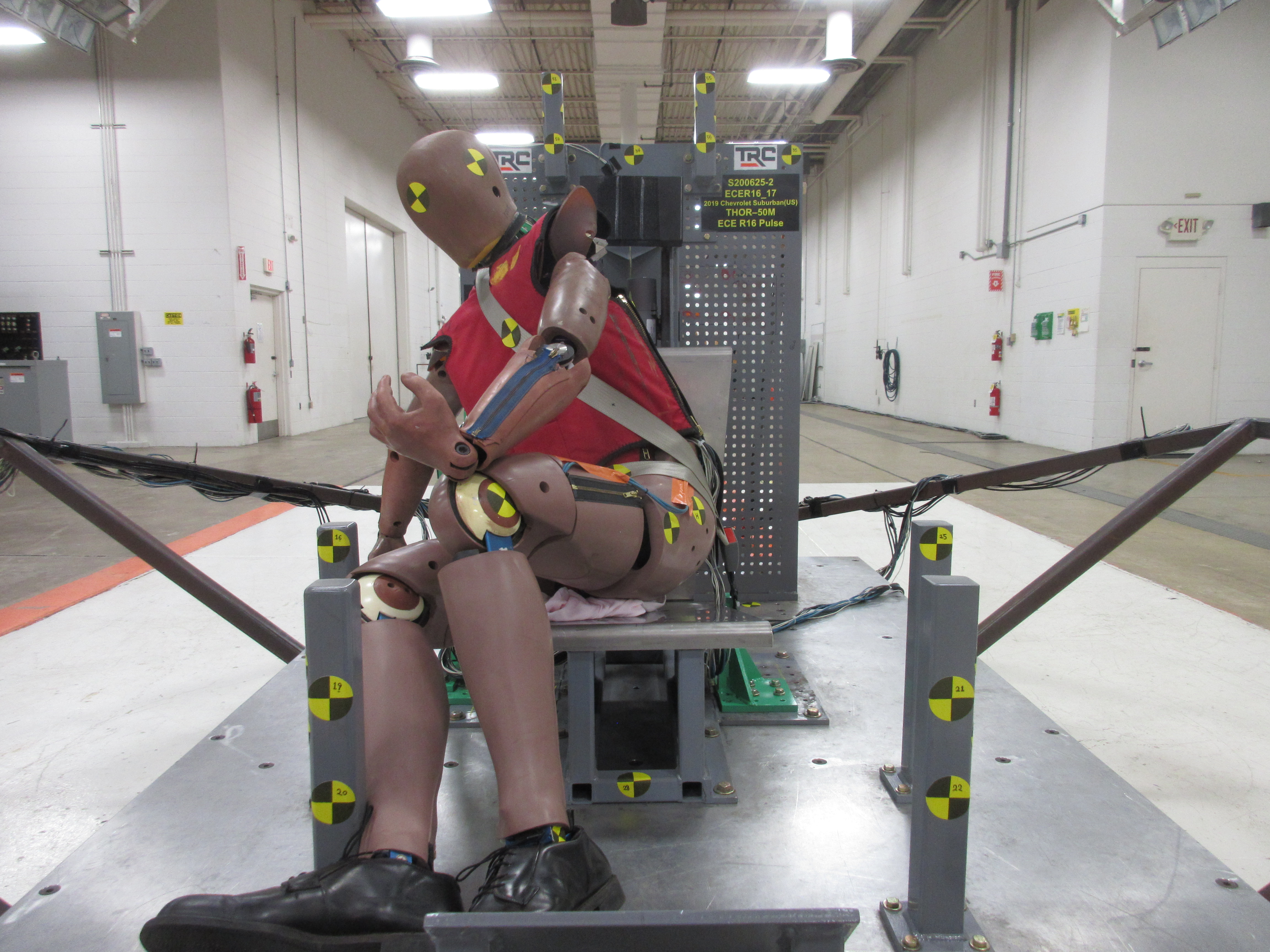 2019 CHEVROLET SUBURBAN crash image