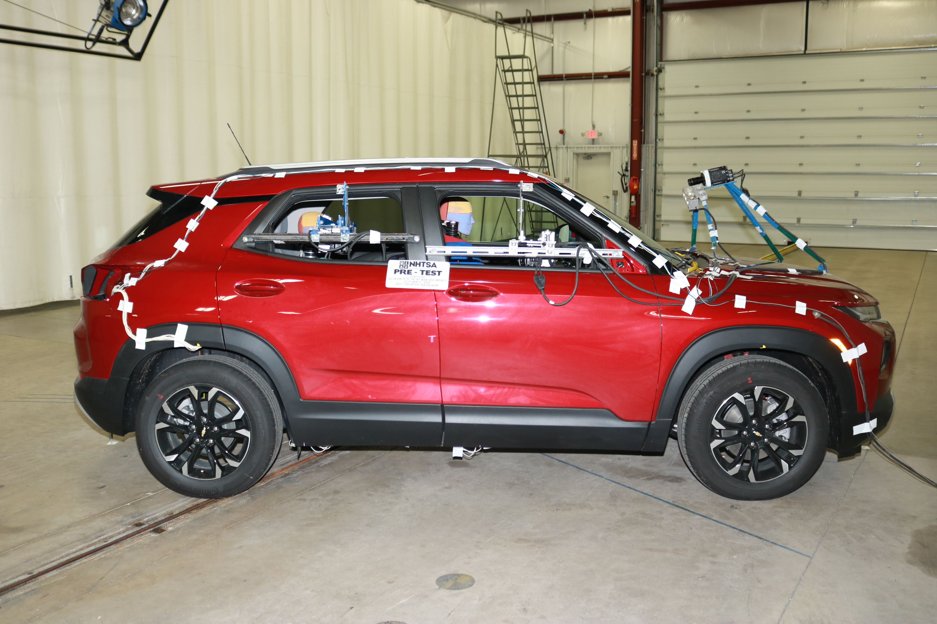 2021 CHEVROLET TRAILBLAZER crash image 13