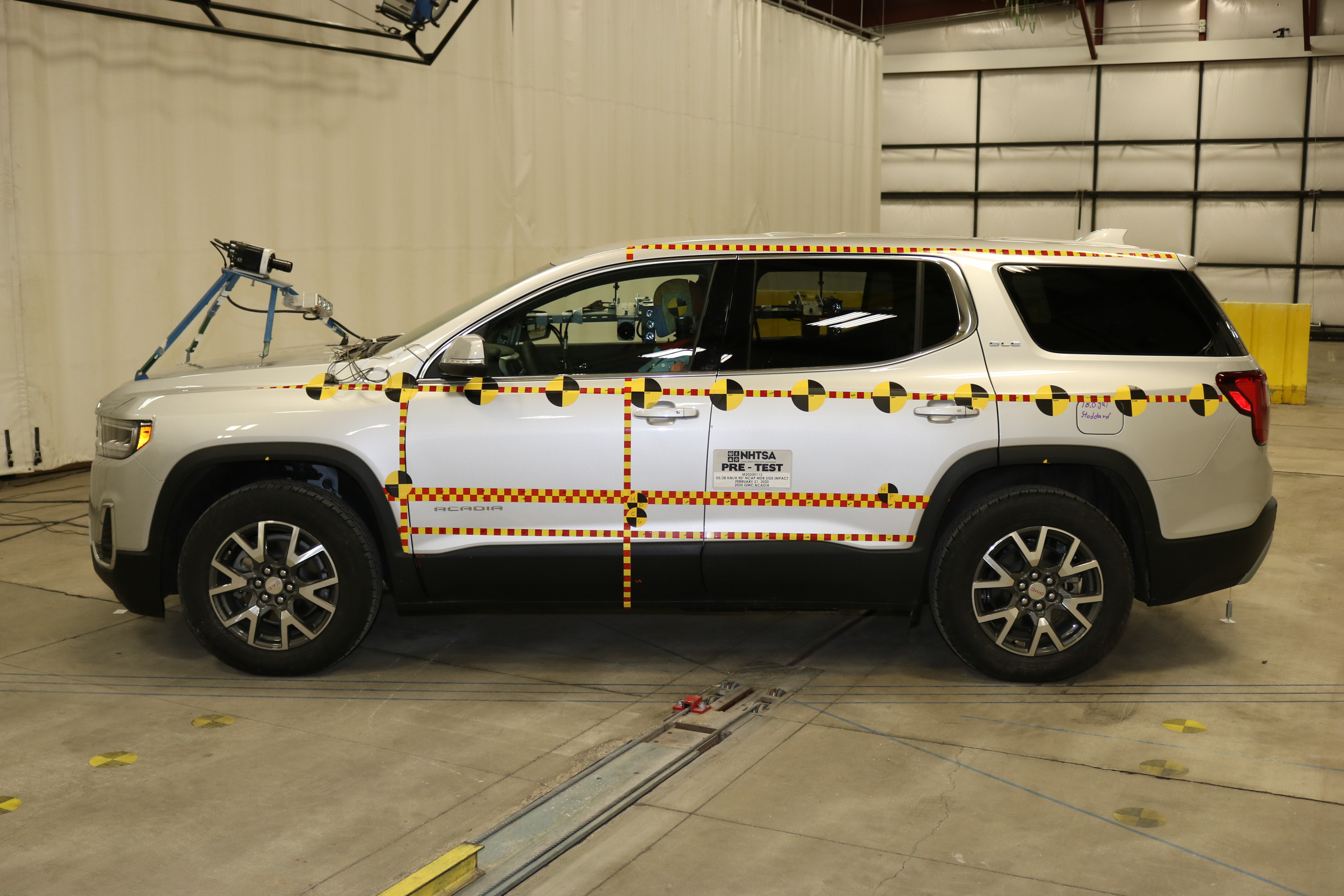 2020 GMC ACADIA crash image 3