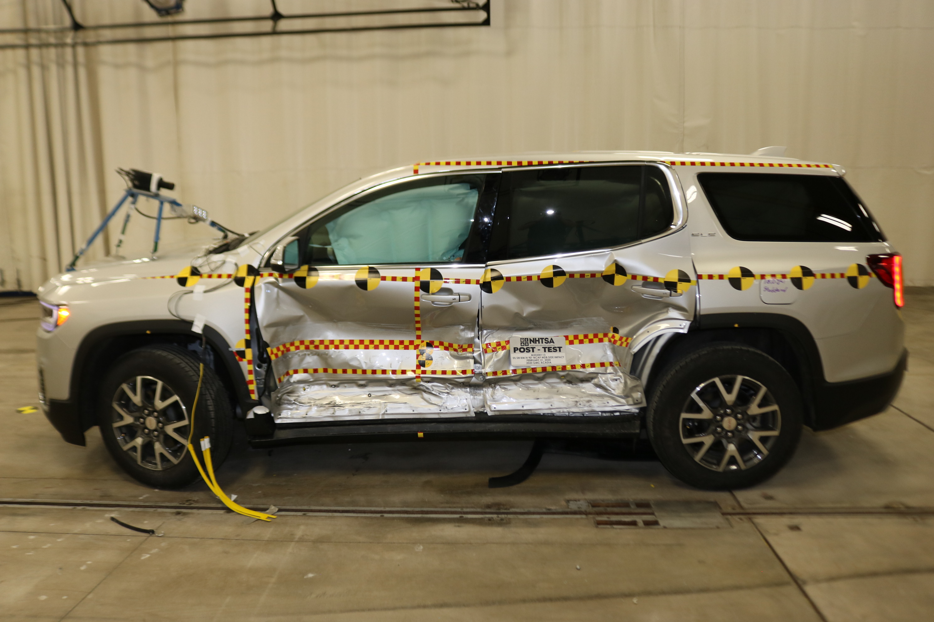 2020 GMC ACADIA crash image 4
