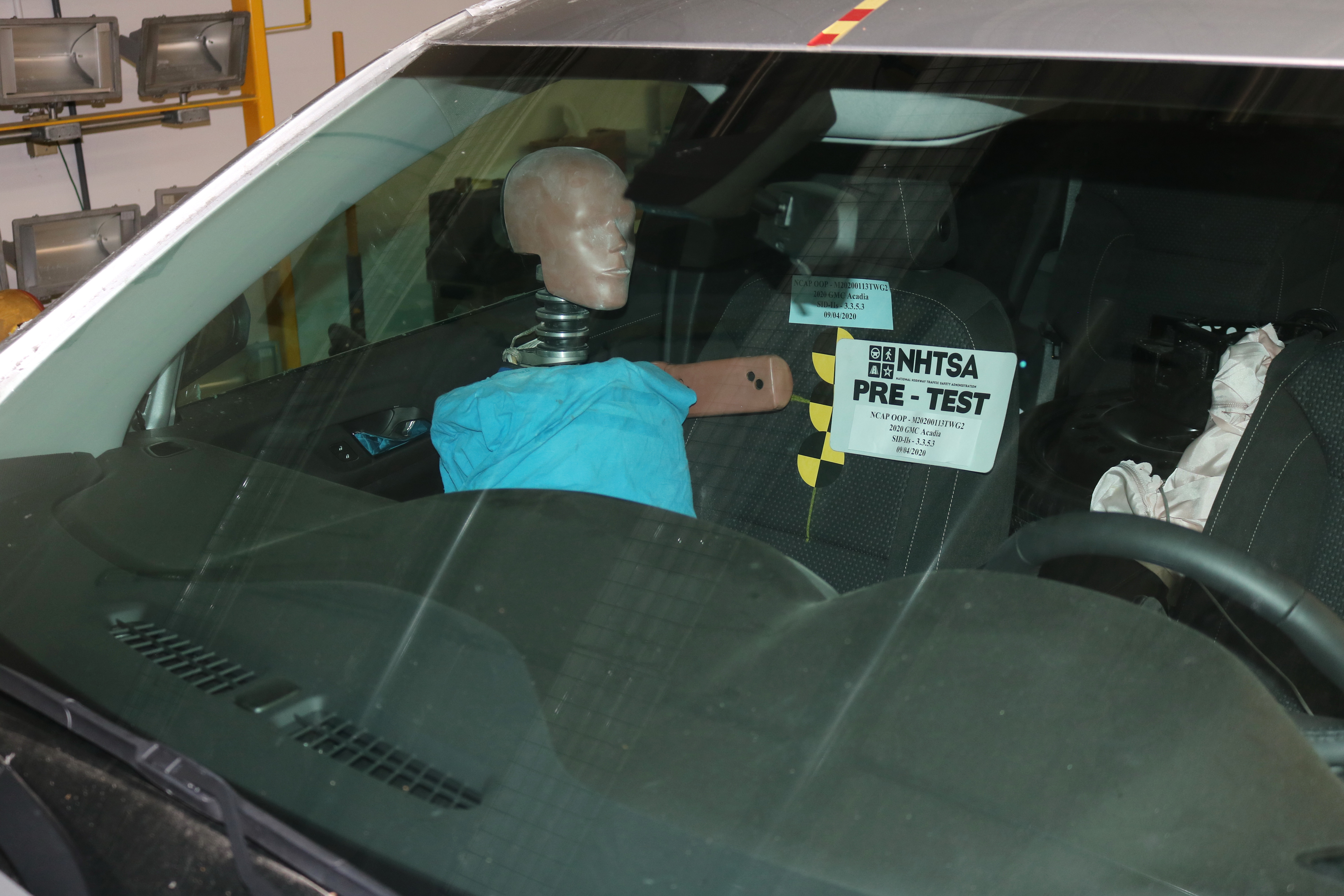 2020 GMC ACADIA crash image 9