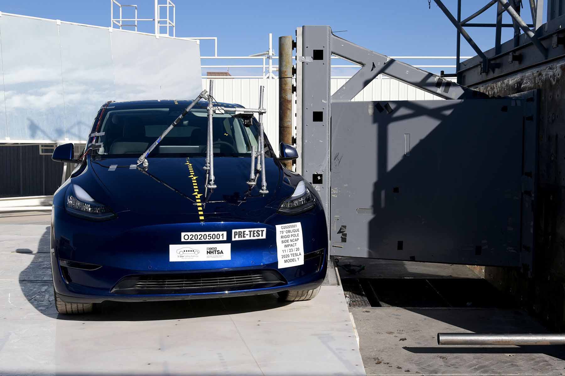 2020 TESLA MODEL Y crash image 17