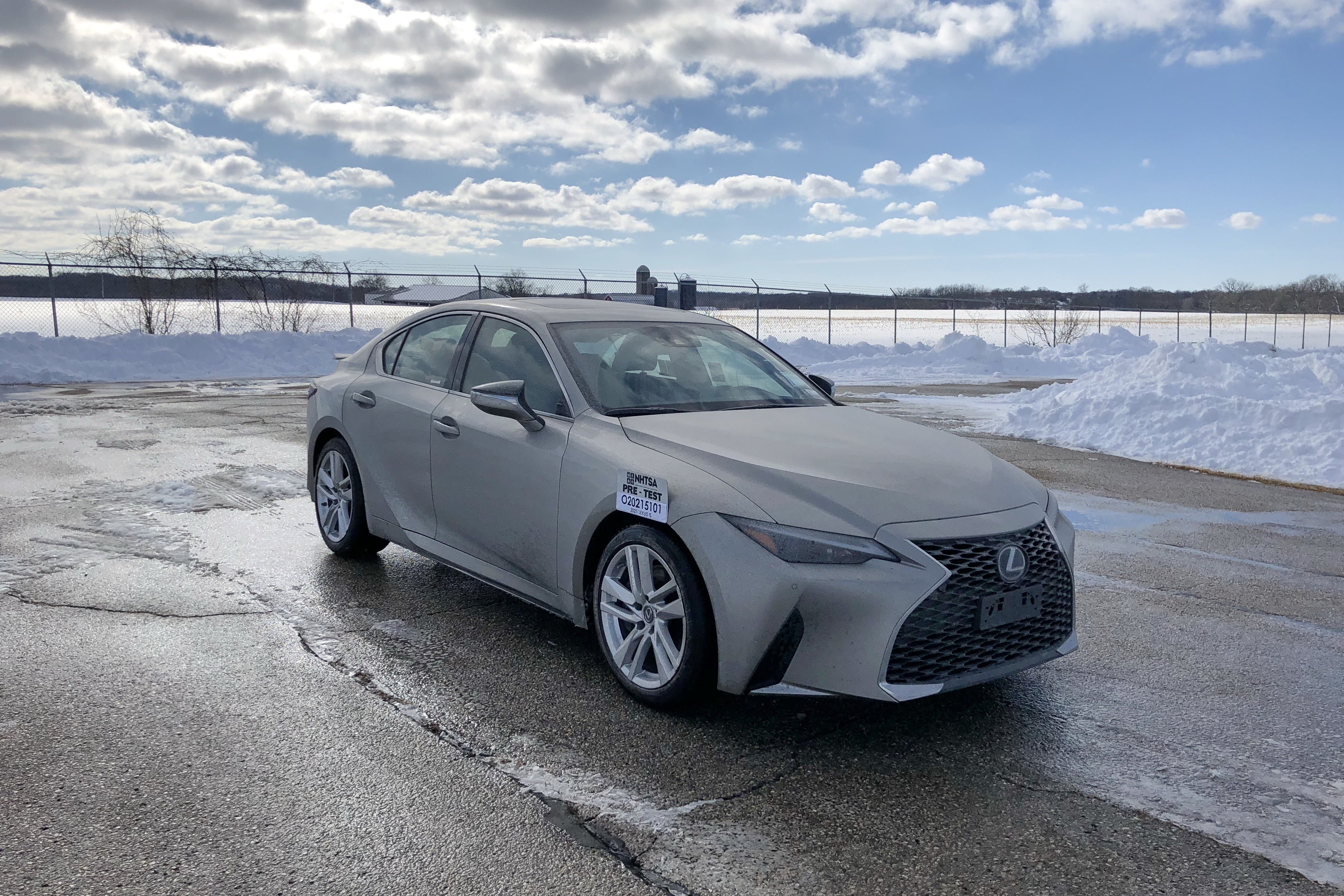 2021 LEXUS IS300 crash-test photo