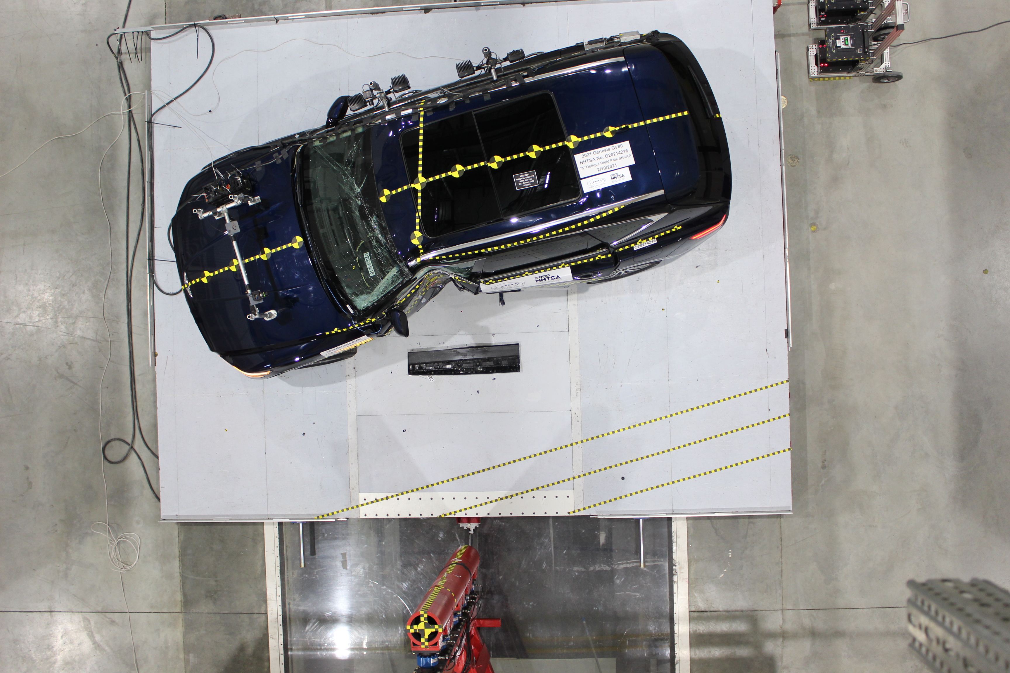 2021 GENESIS GV80 crash image 16