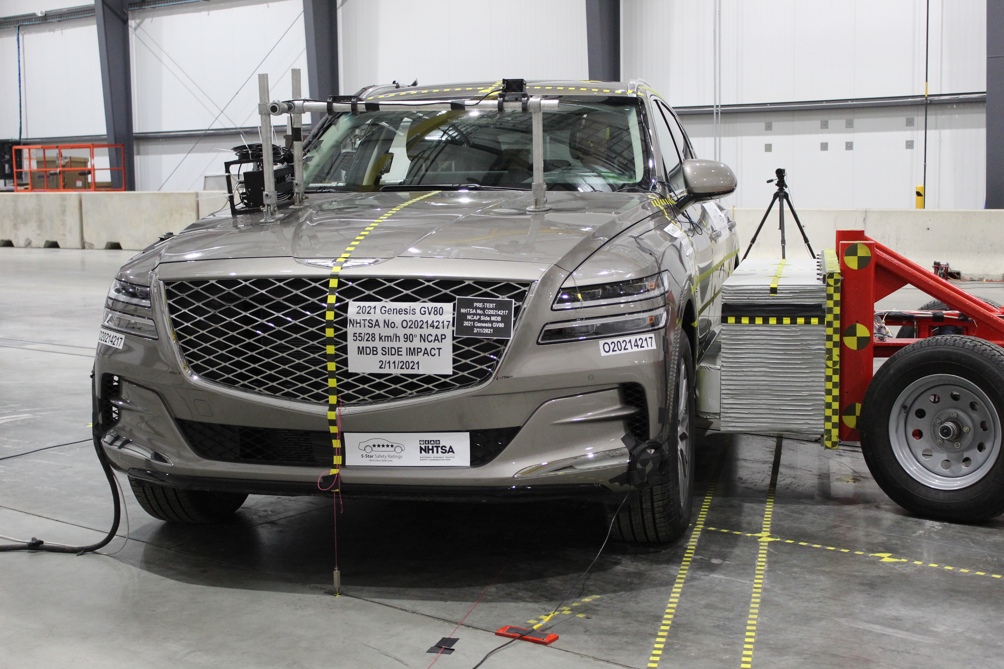 2021 GENESIS GV80 crash image 17