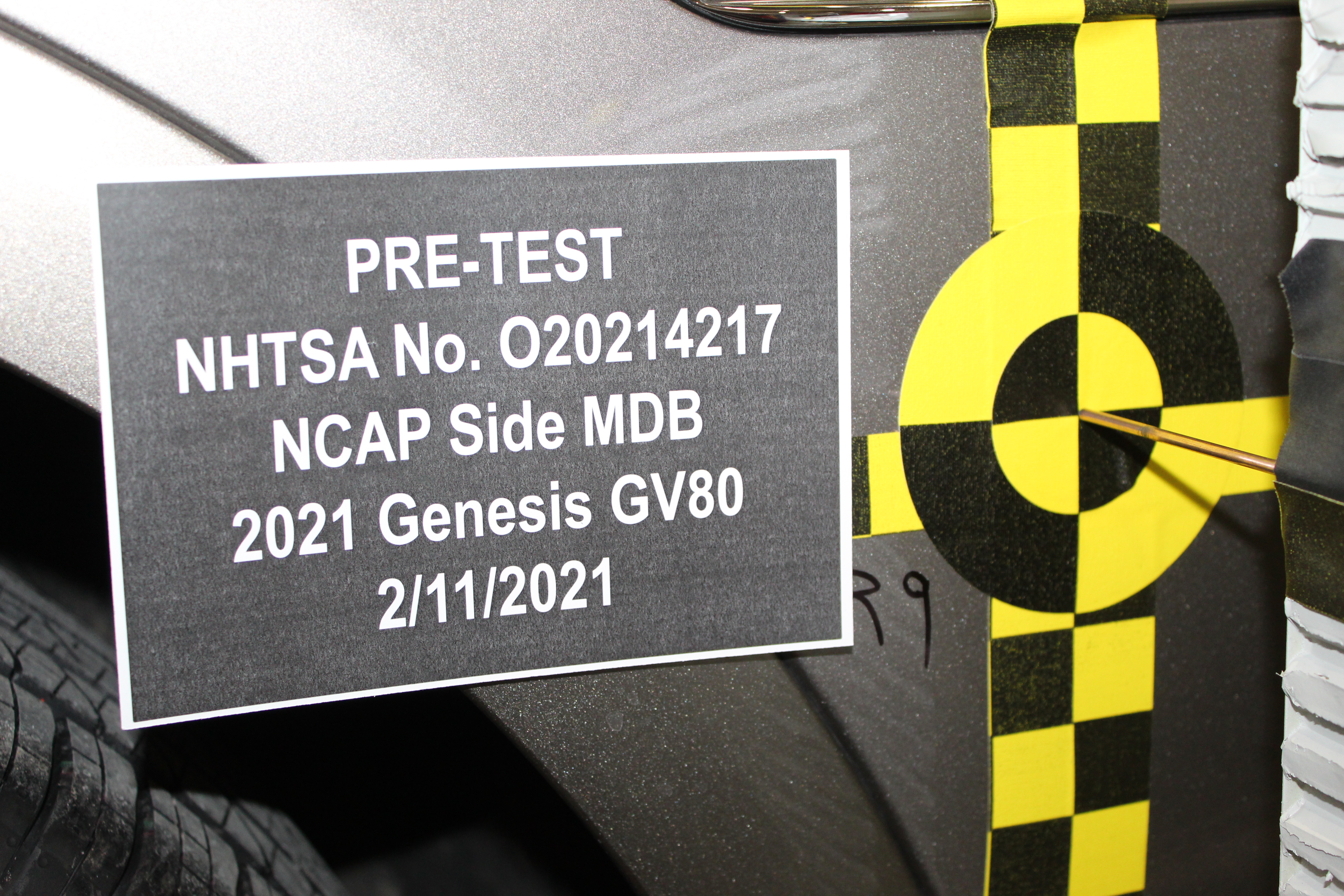 2021 GENESIS GV80 crash image 19