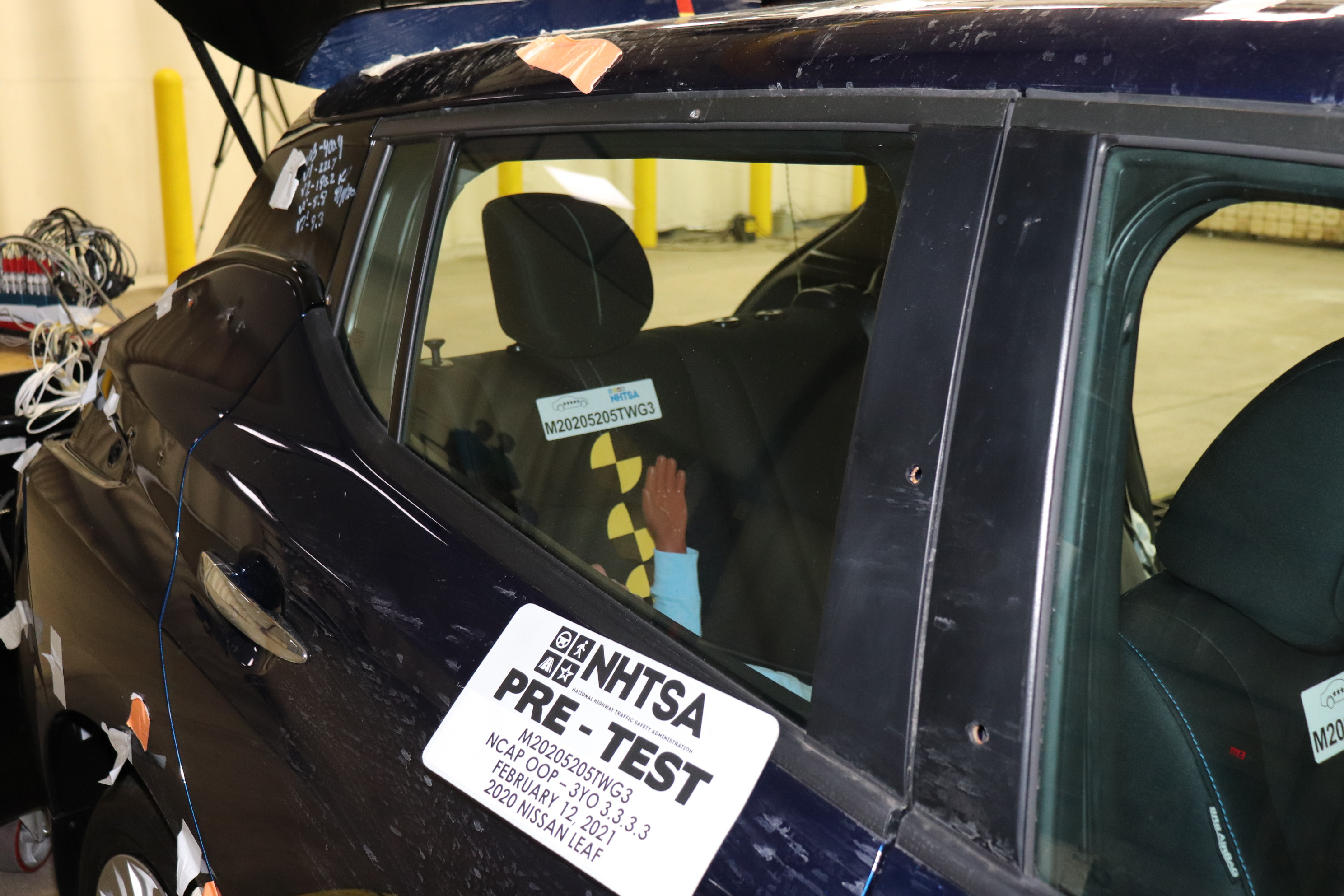 2020 NISSAN LEAF crash image 17
