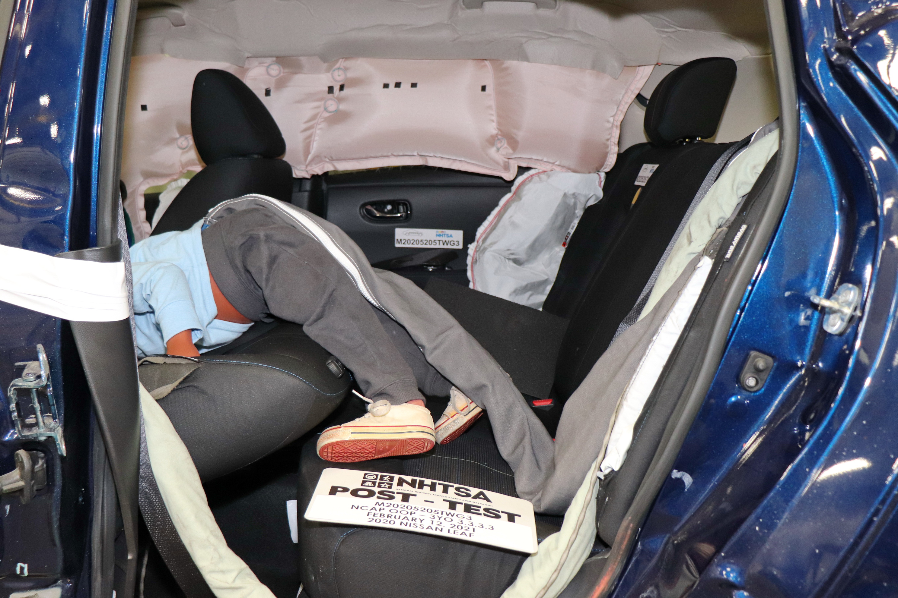 2020 NISSAN LEAF crash image 6