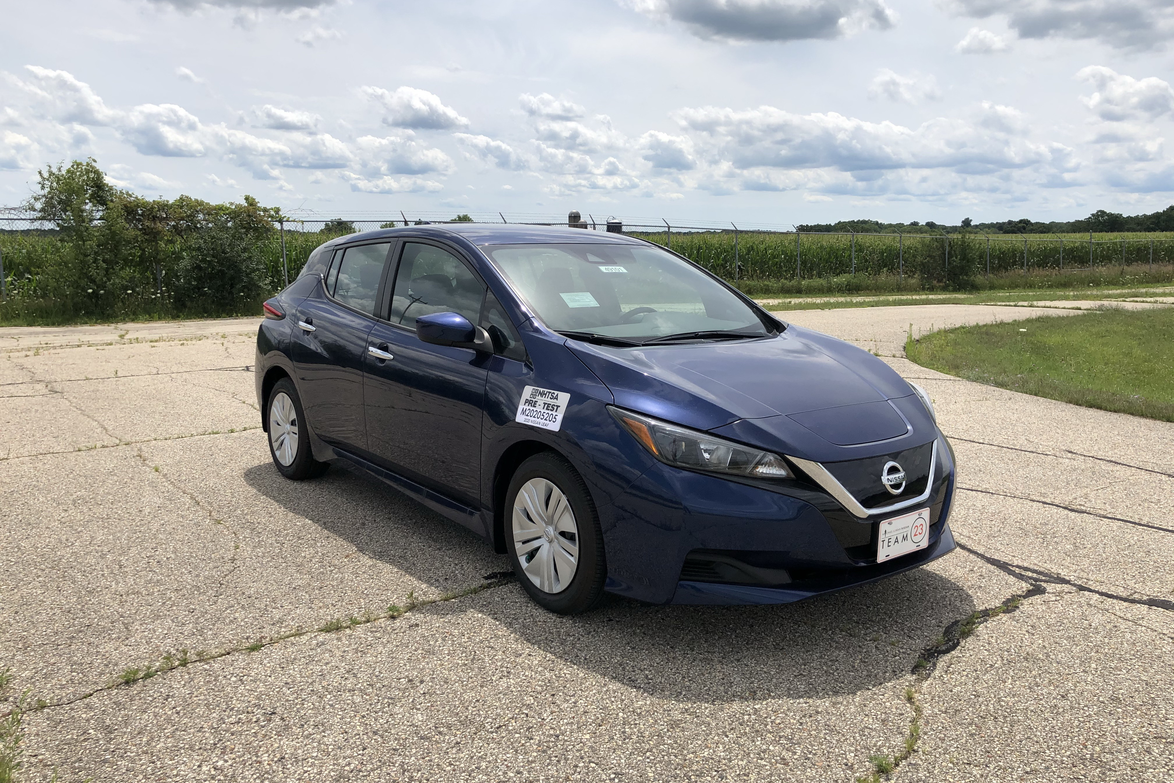 2020 NISSAN LEAF crash-test photo