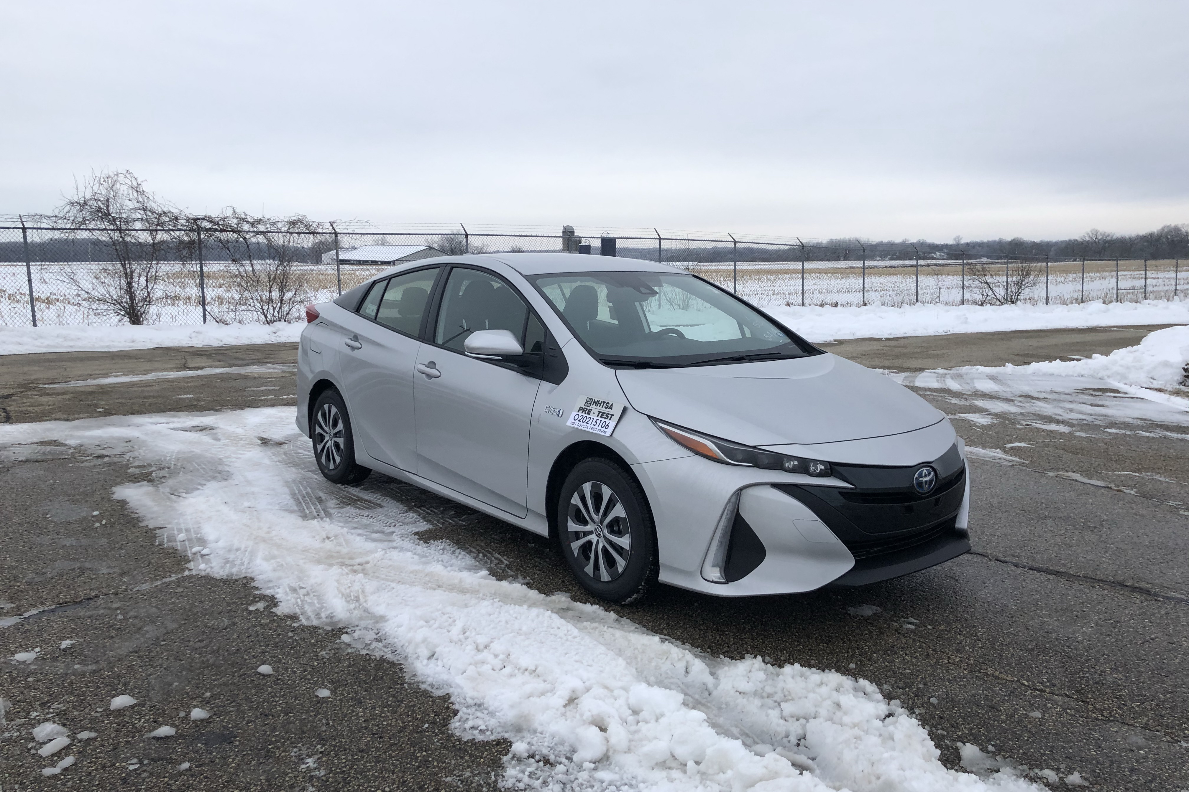 2021 TOYOTA PRIUS PRIME crash-test photo
