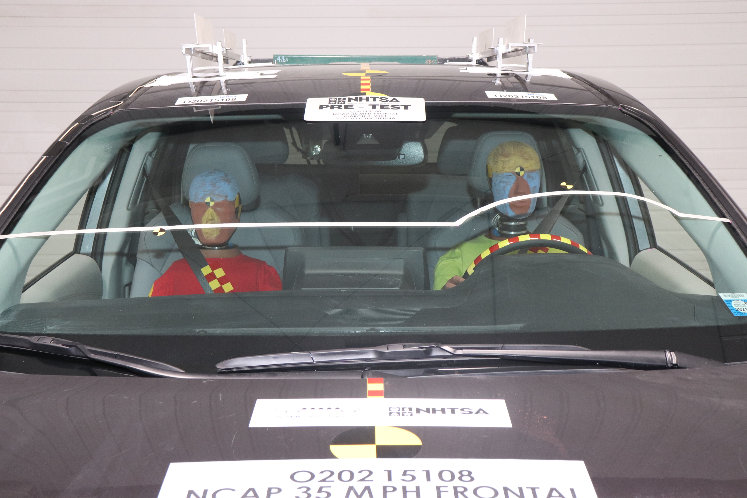 2021 TOYOTA SIENNA crash image 19