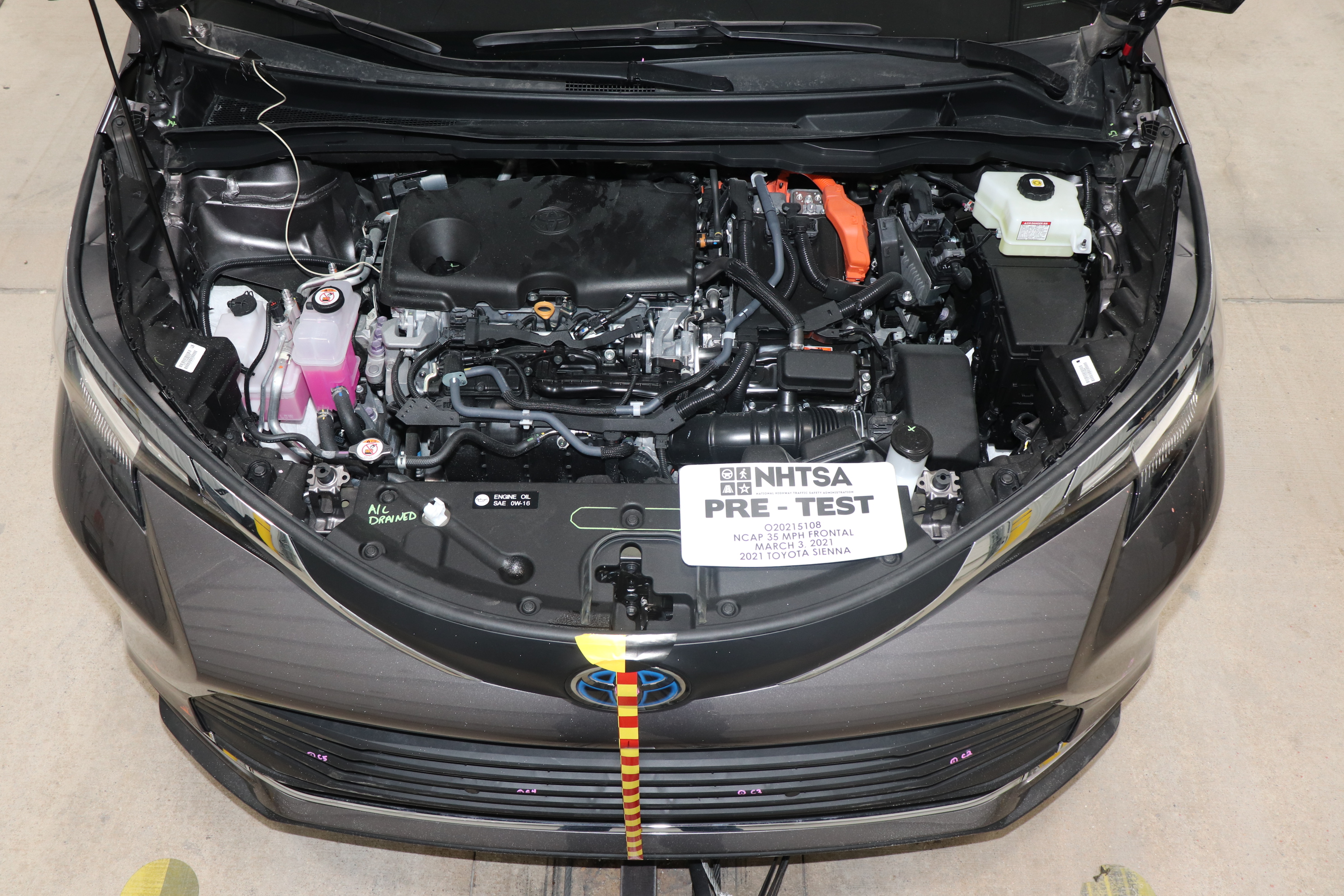 2021 TOYOTA SIENNA crash image 21