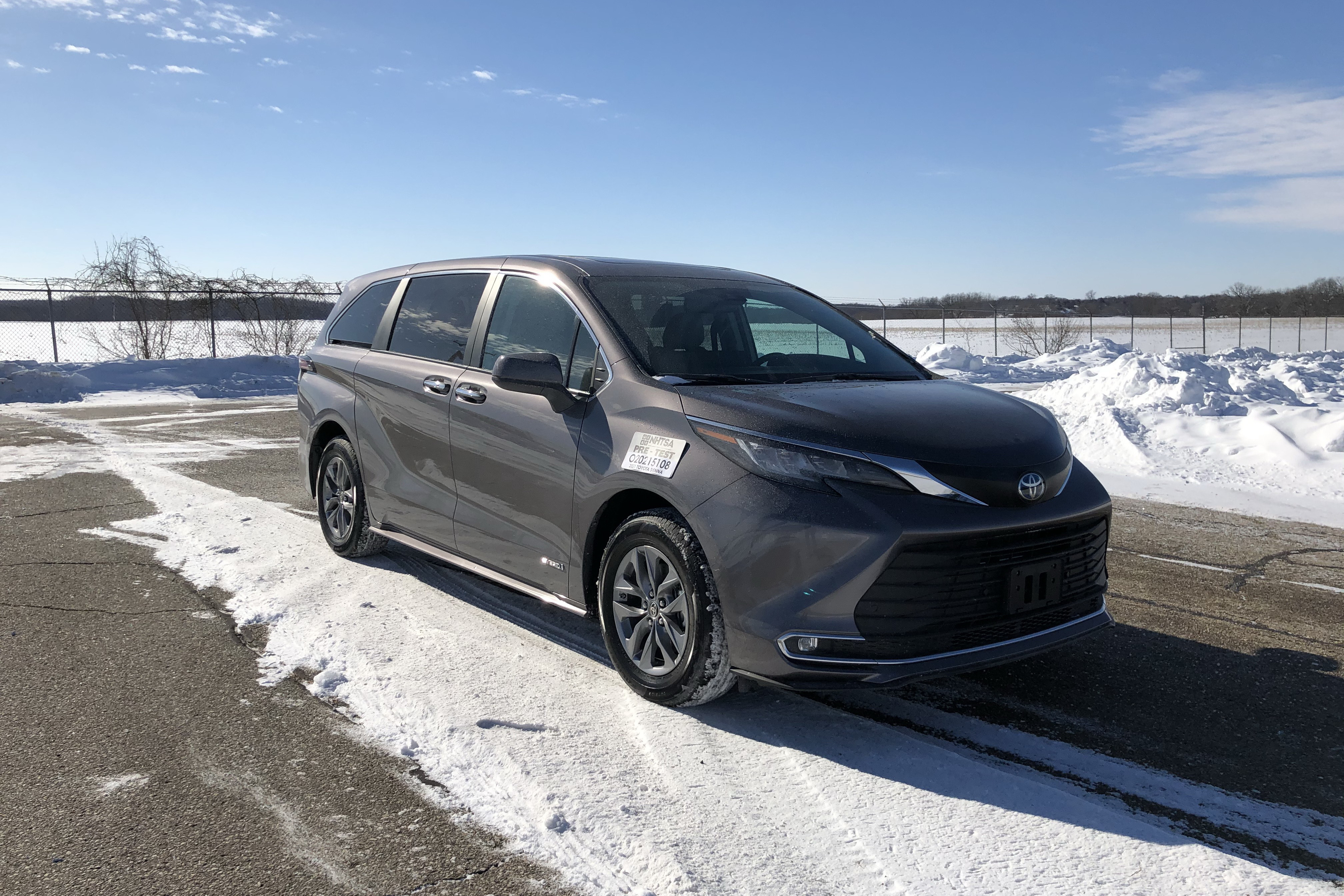 2021 TOYOTA SIENNA crash image 7