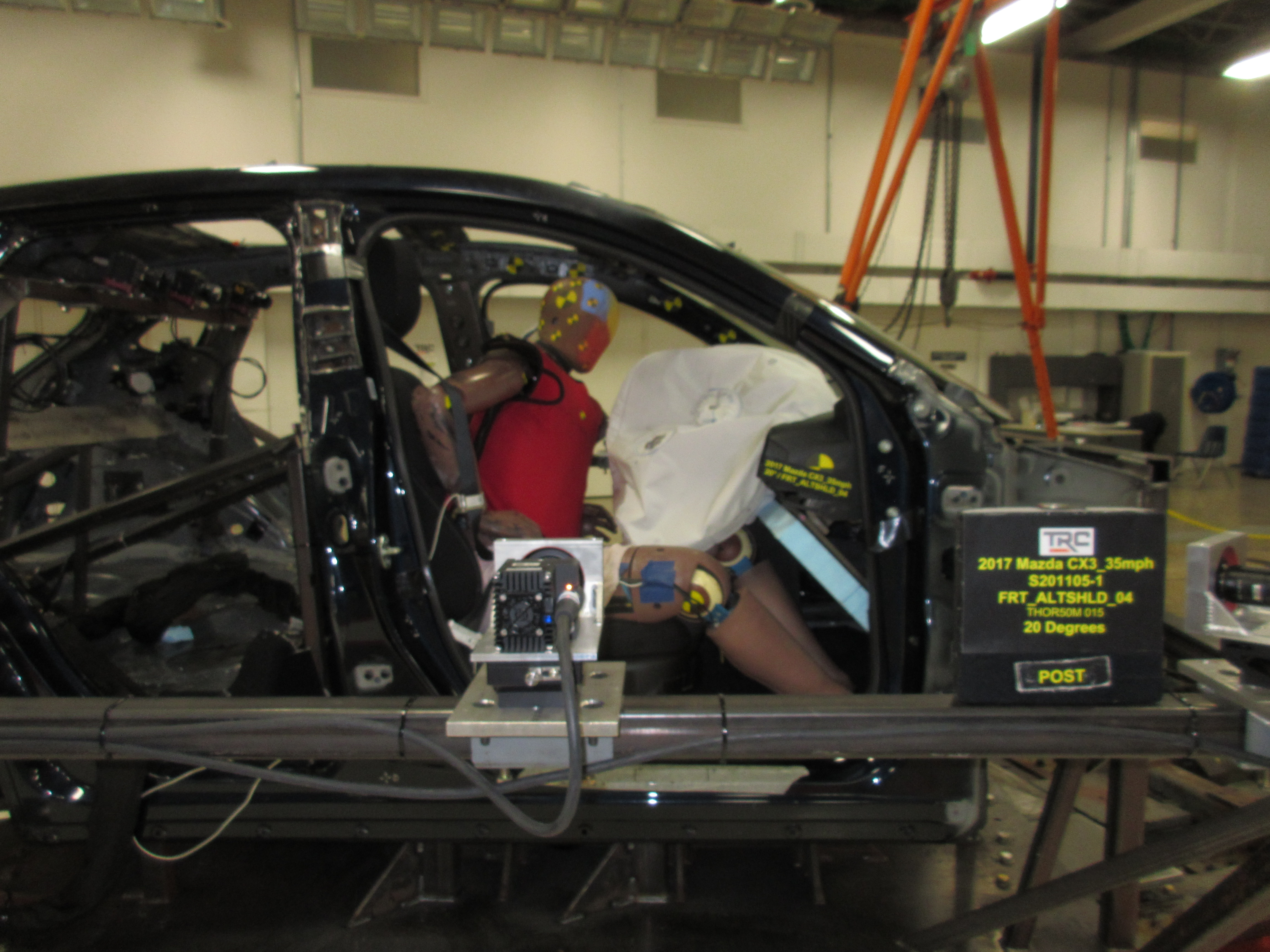 2017 MAZDA CX-3 crash-test photo