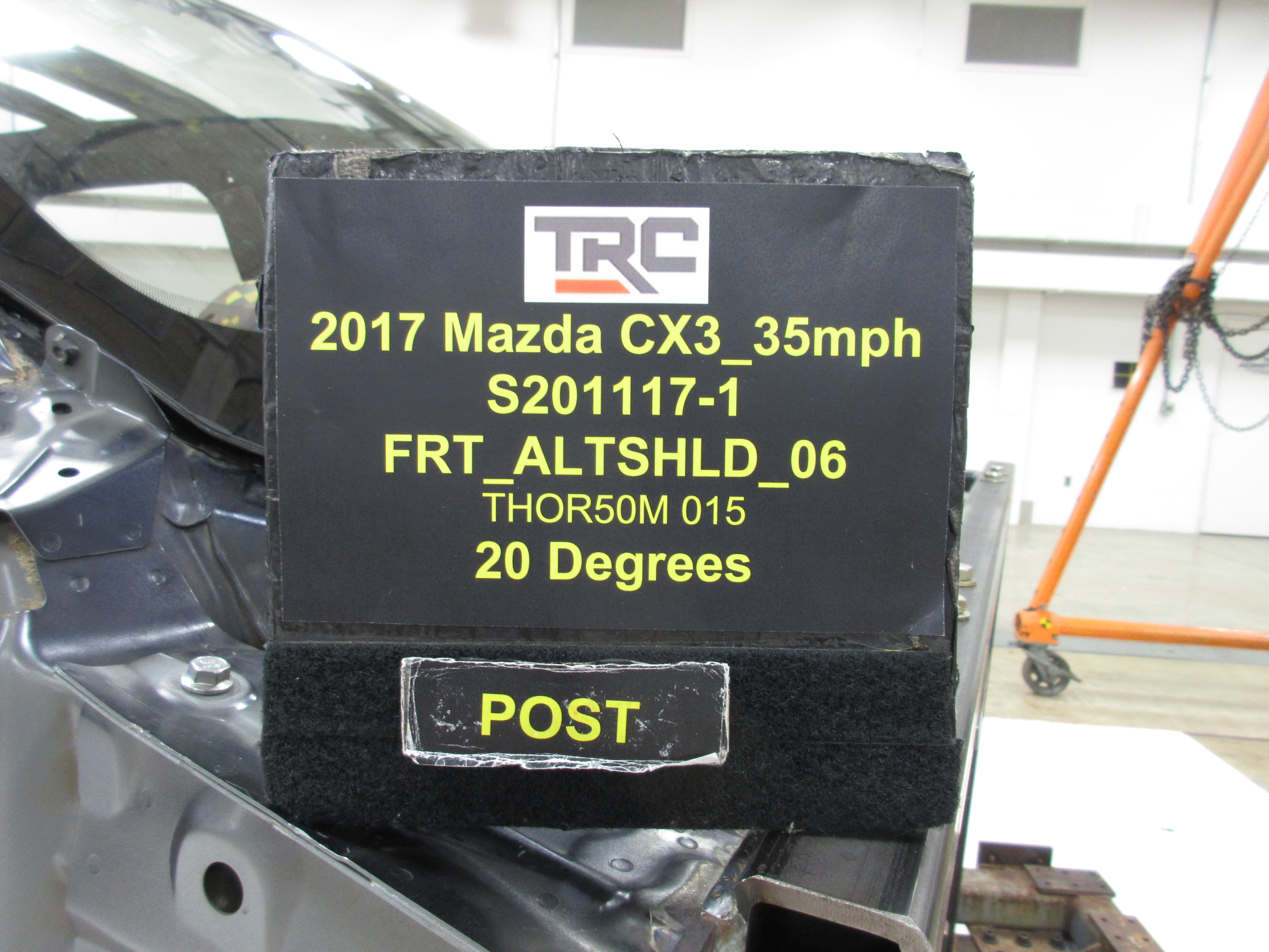 2017 MAZDA CX-3 crash-test photo