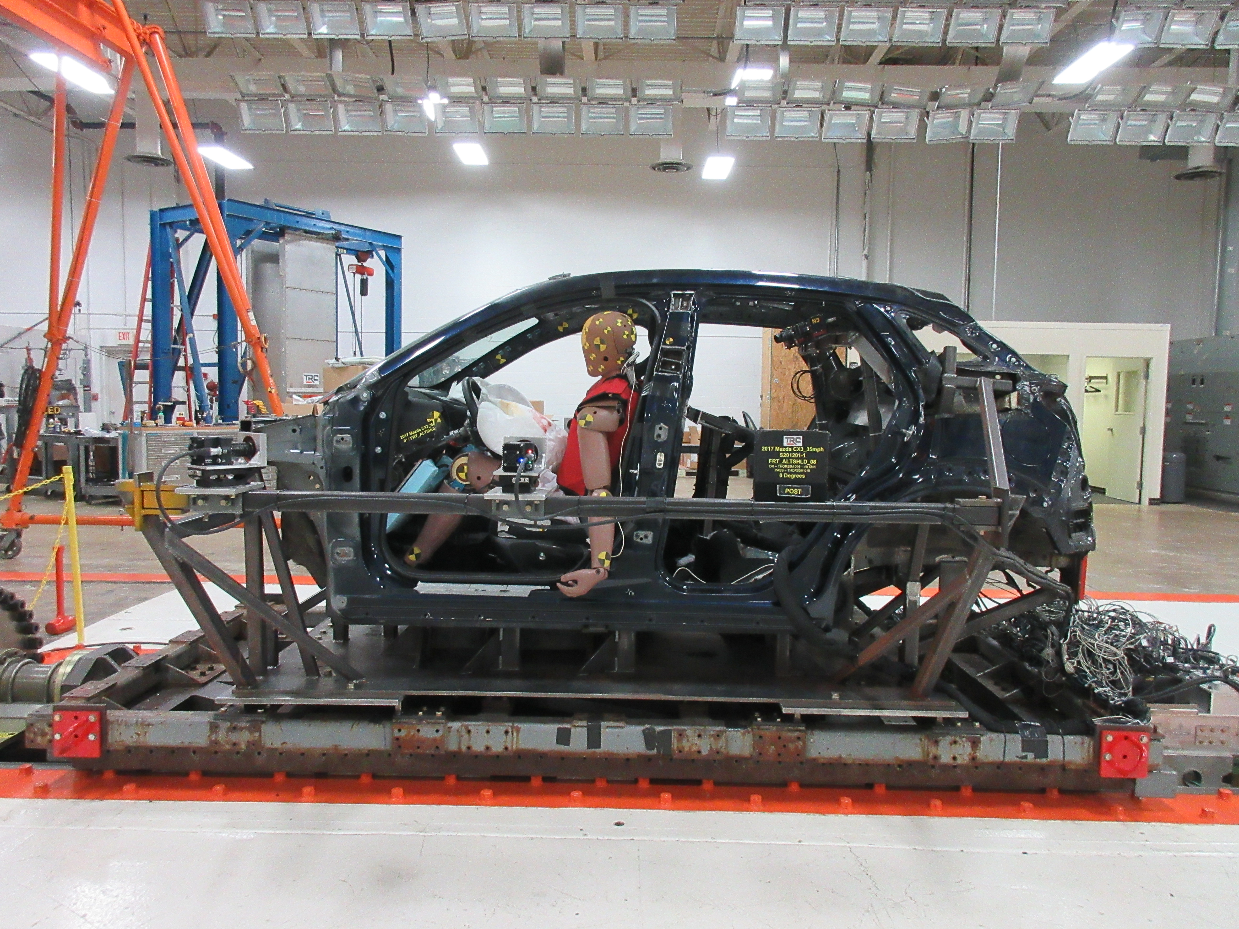 2017 MAZDA CX-3 crash-test photo