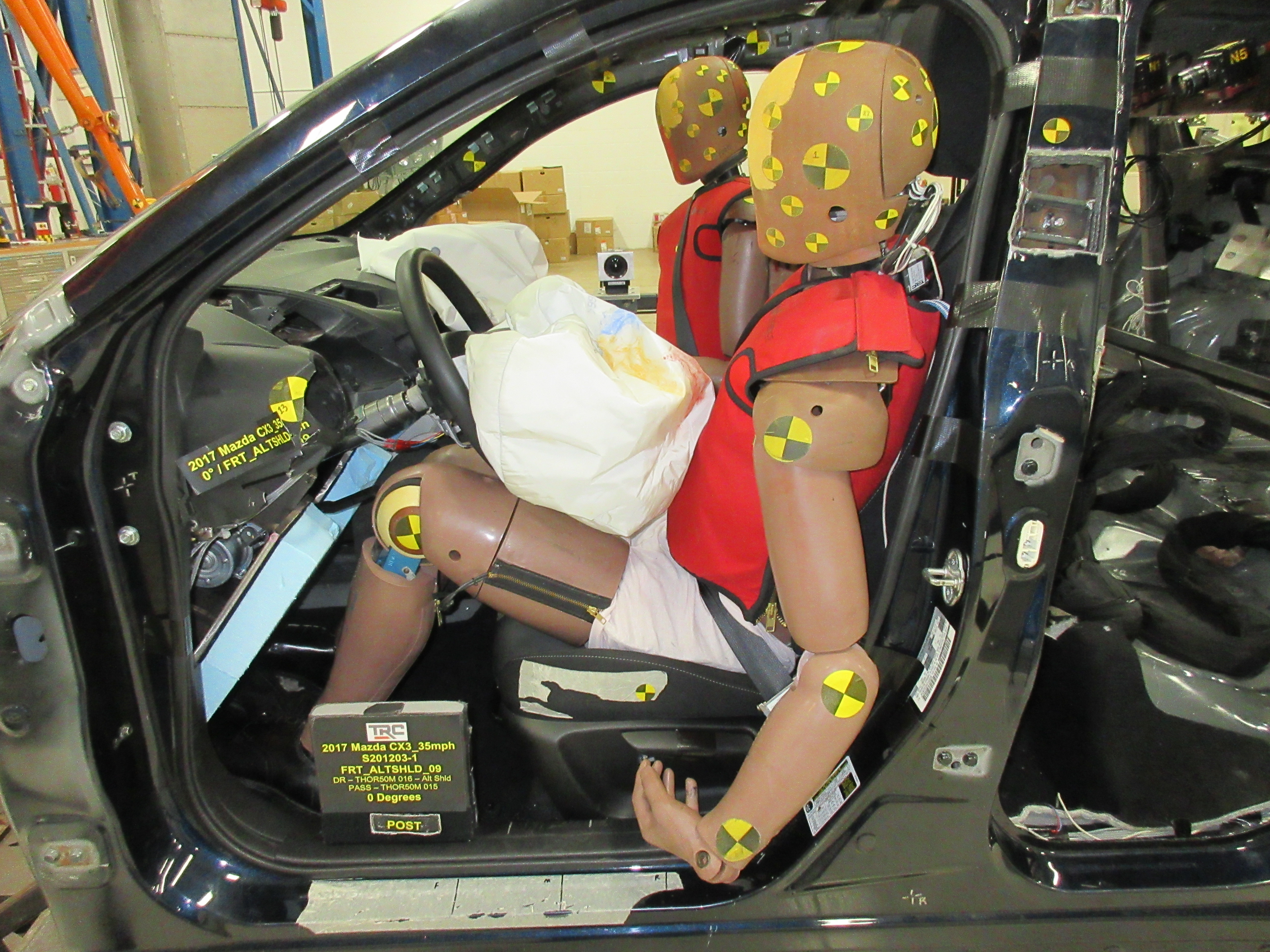2017 MAZDA CX-3 crash-test photo