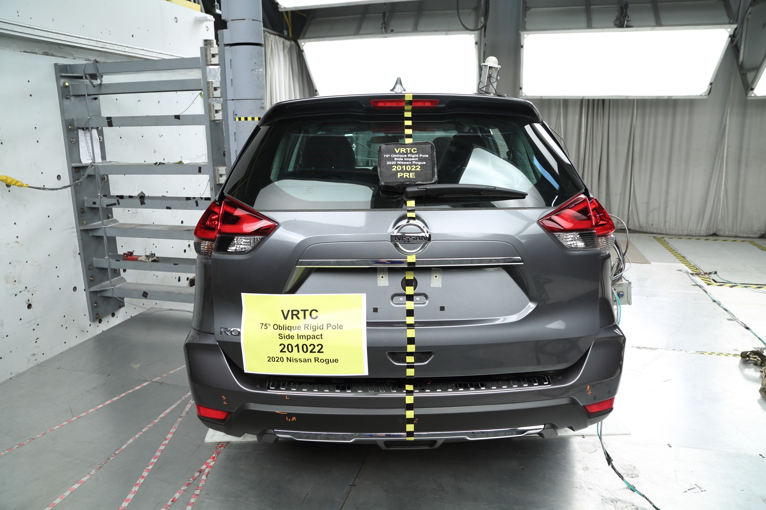 2020 NISSAN ROGUE crash image 11