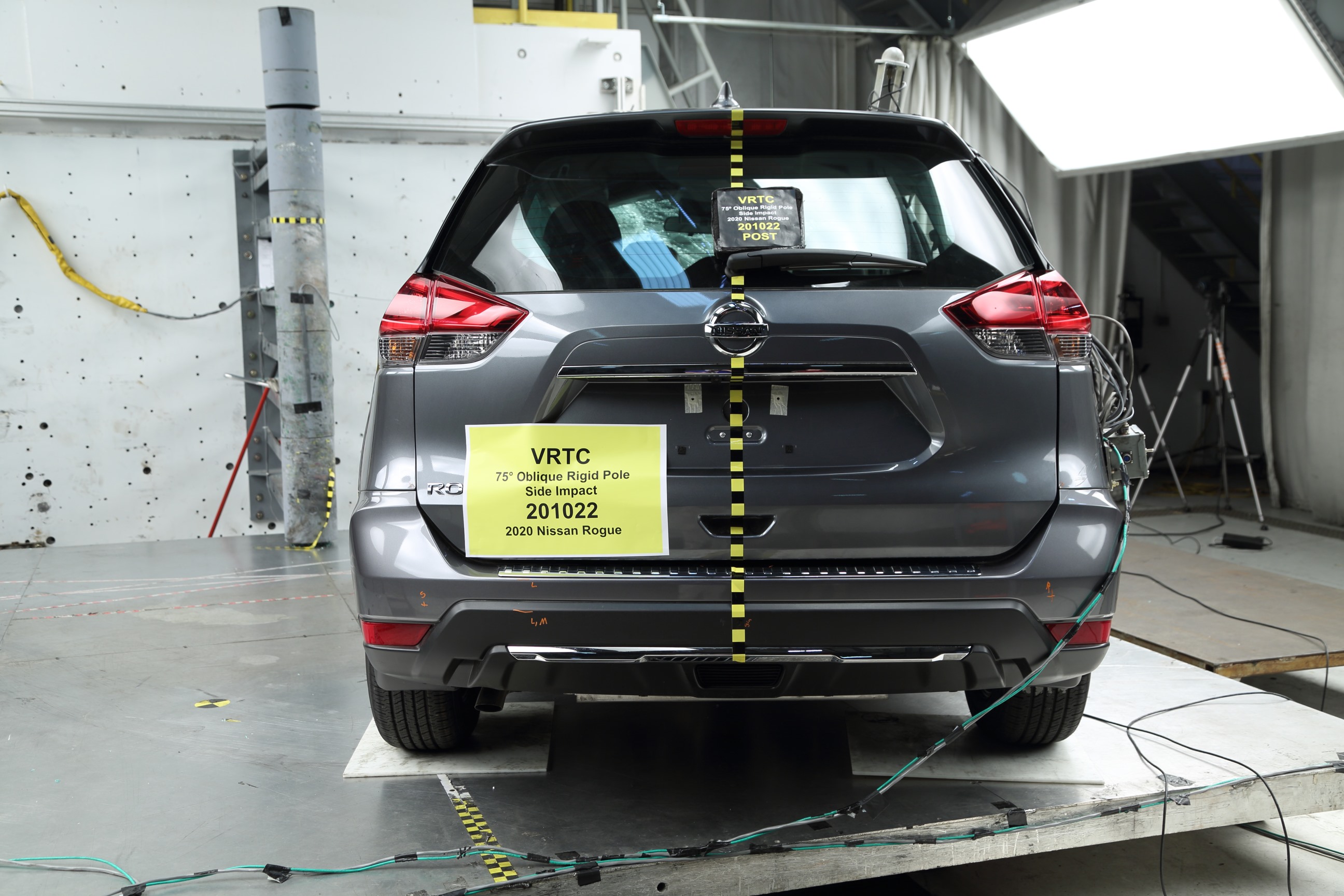 2020 NISSAN ROGUE crash image 12
