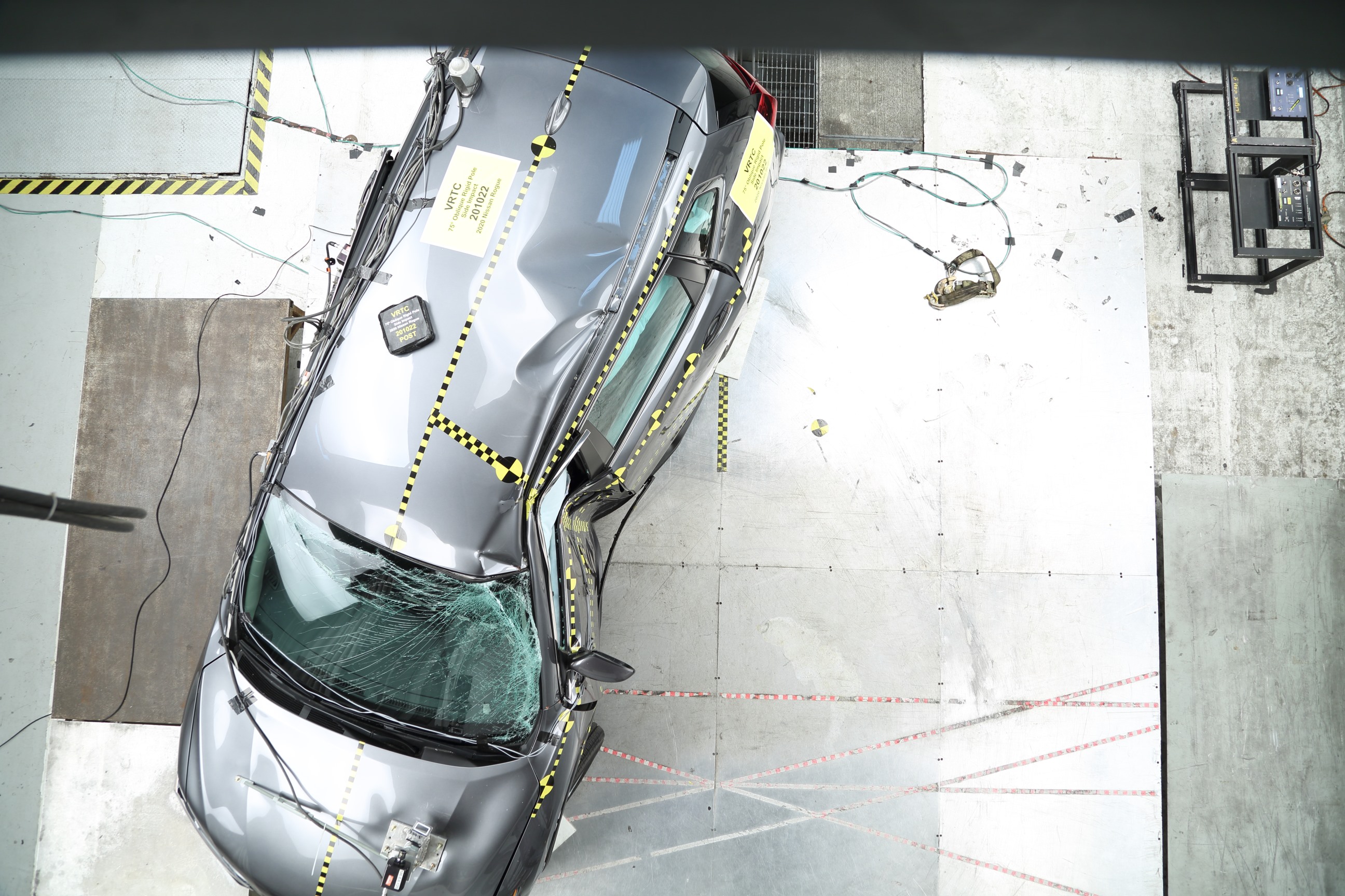 2020 NISSAN ROGUE crash image 16